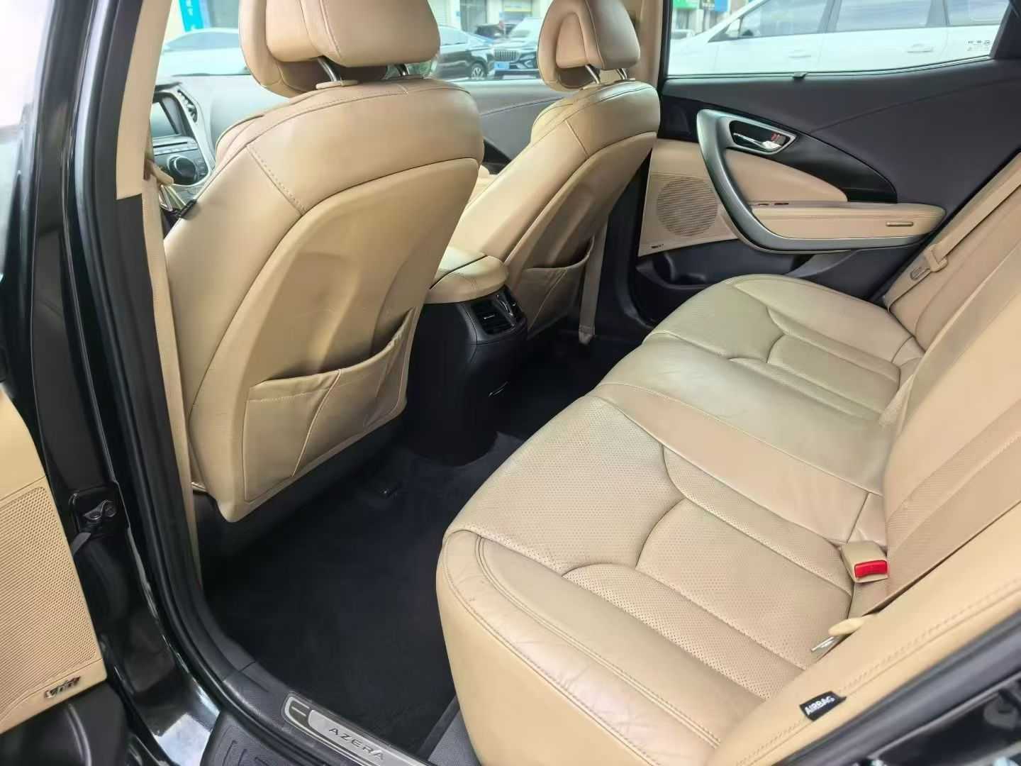 Hyundai Azera 2012 car image #6