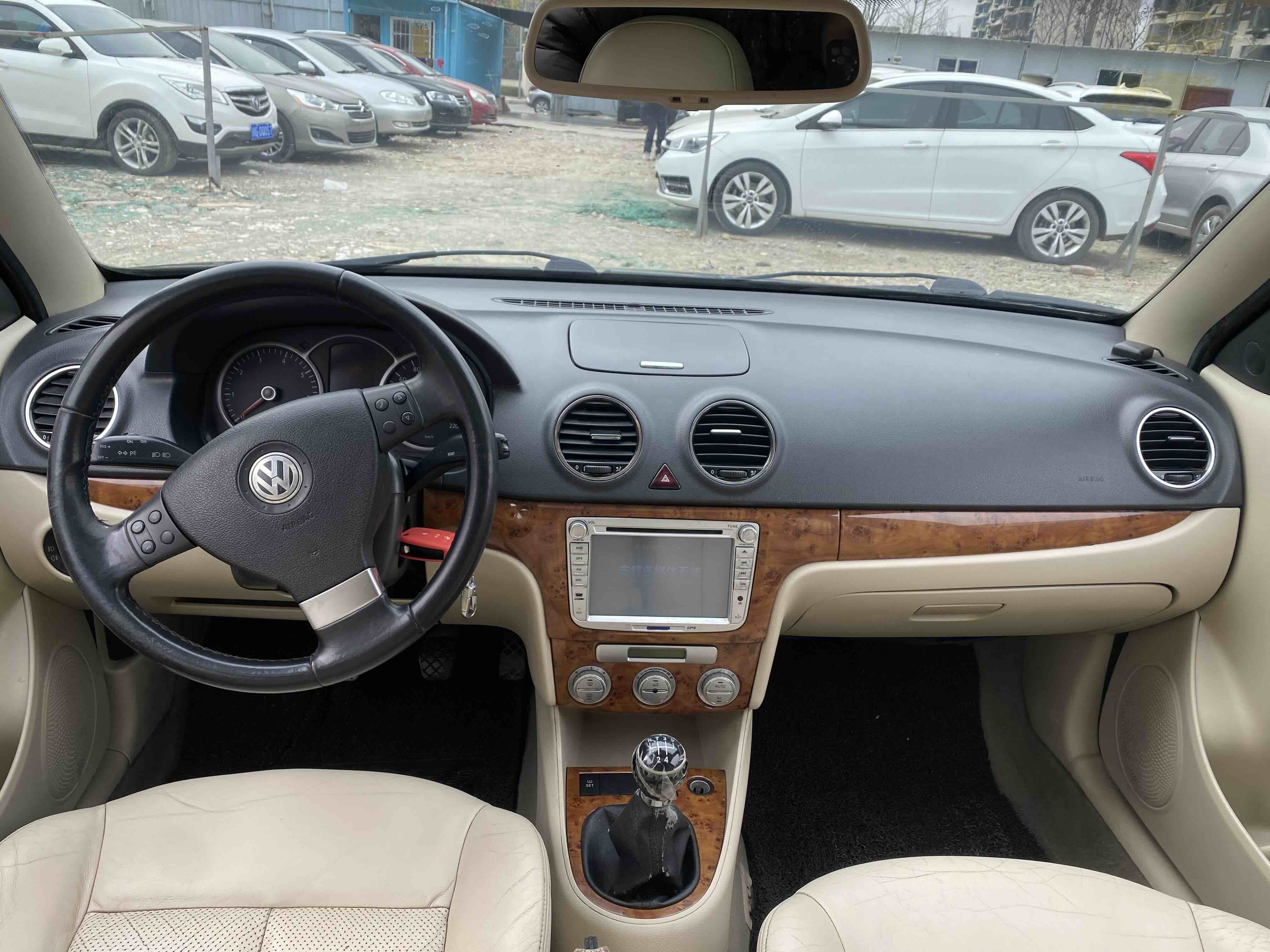 Volkswagen 2010 car image #6