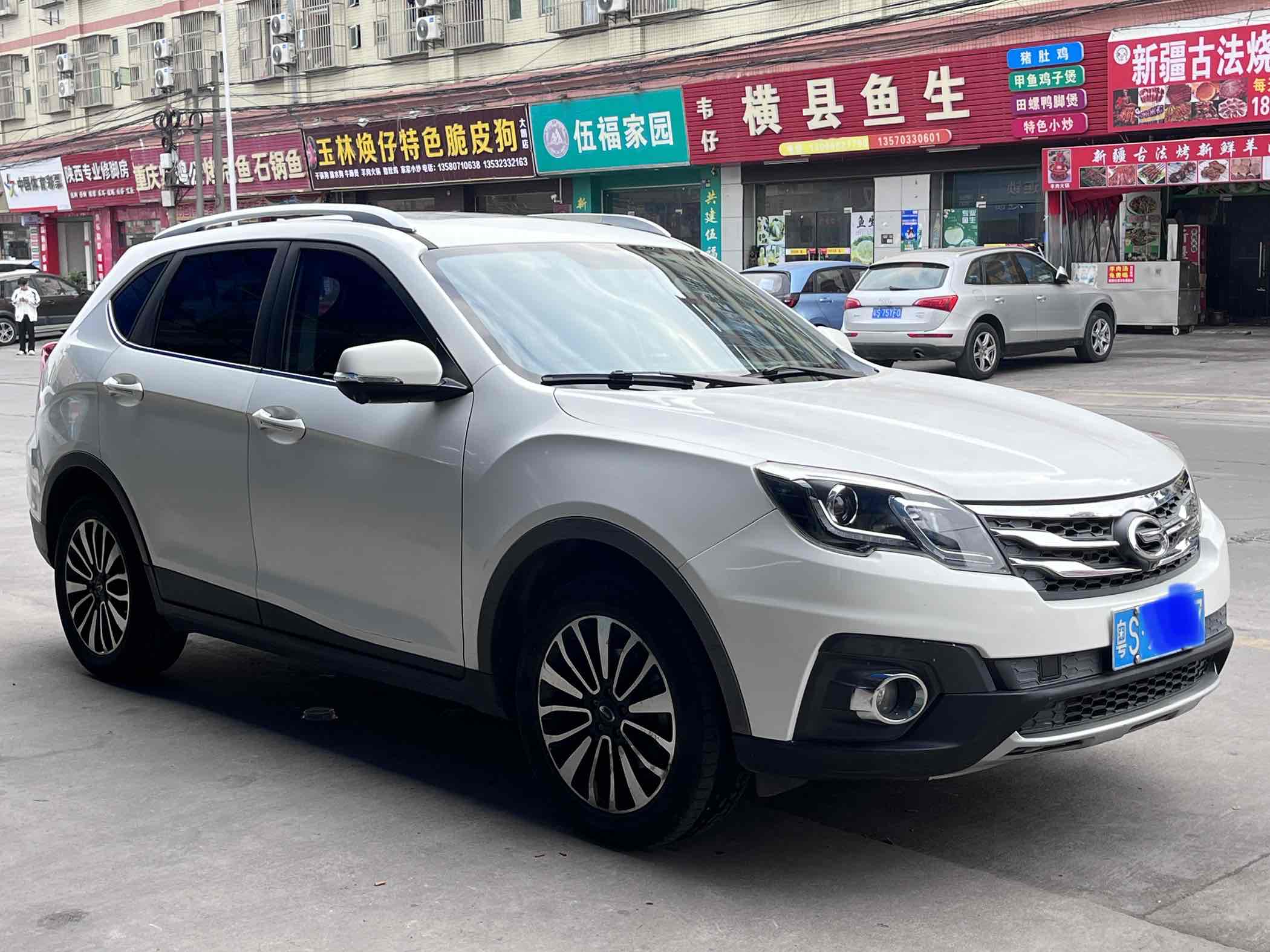 GAC Trumpchi GS5 Super 2017 #6 GAC Trumpchi GS5 Super 2017 car image #6