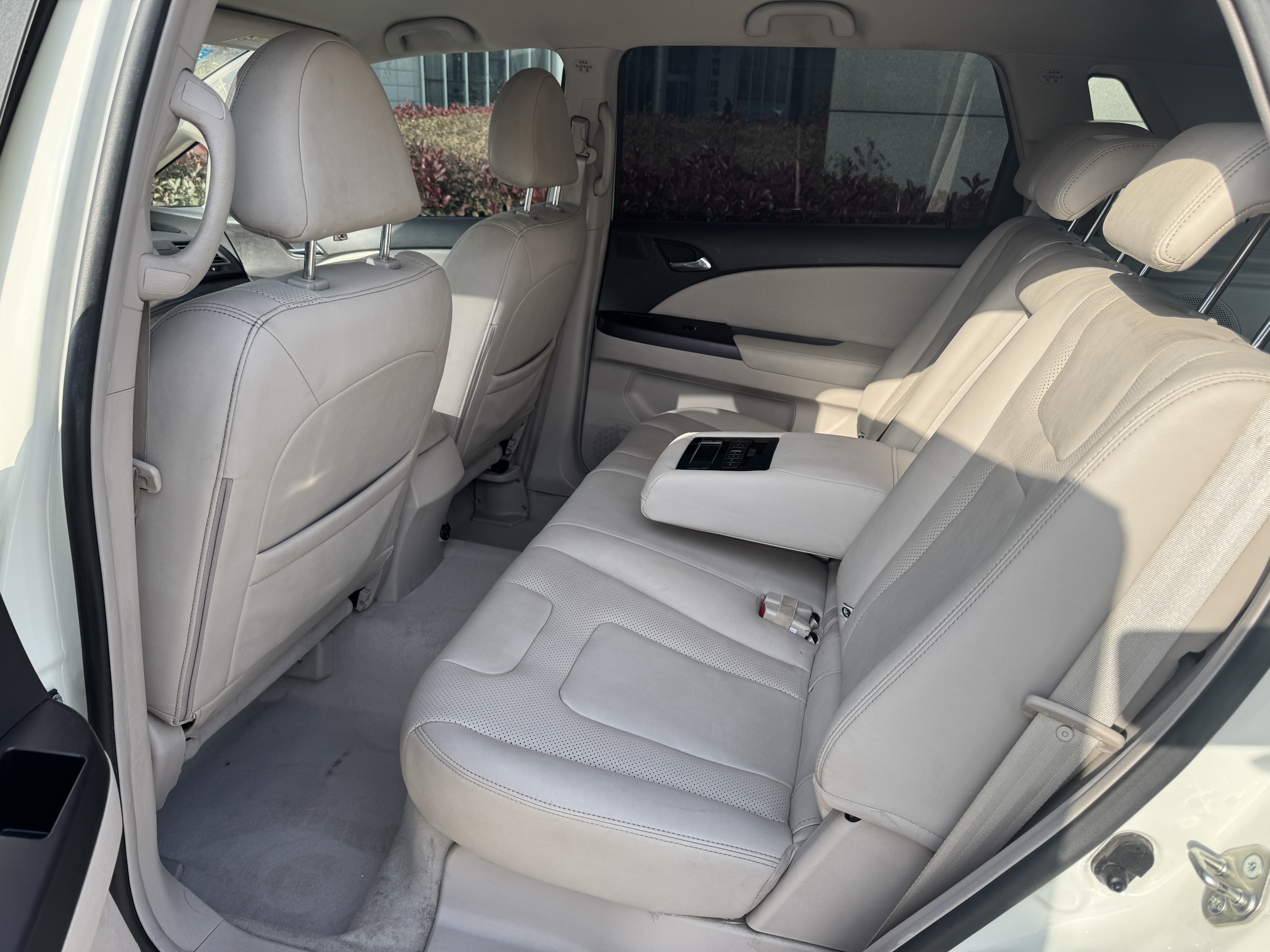 BYD e6 2016 #6 BYD e6 2016 car image #6