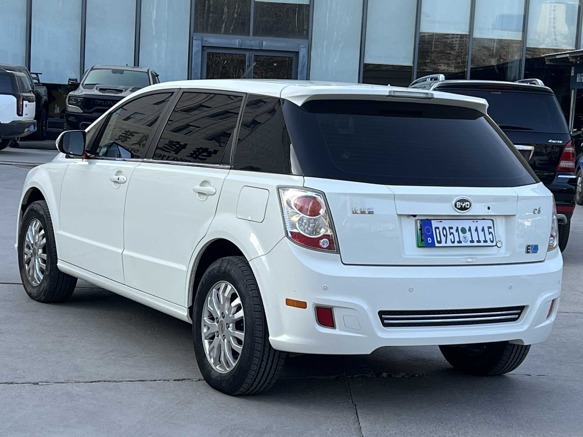 BYD e6 2016 #6 BYD e6 2016 car image #6