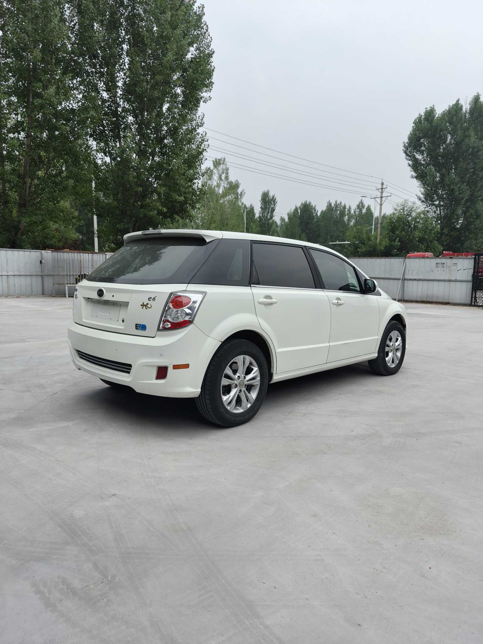 BYD e6 2016 #6 BYD e6 2016 car image #6
