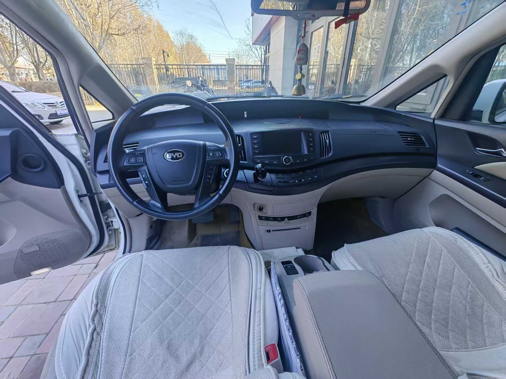 BYD e6 2019 #6 BYD e6 2019 car image #6