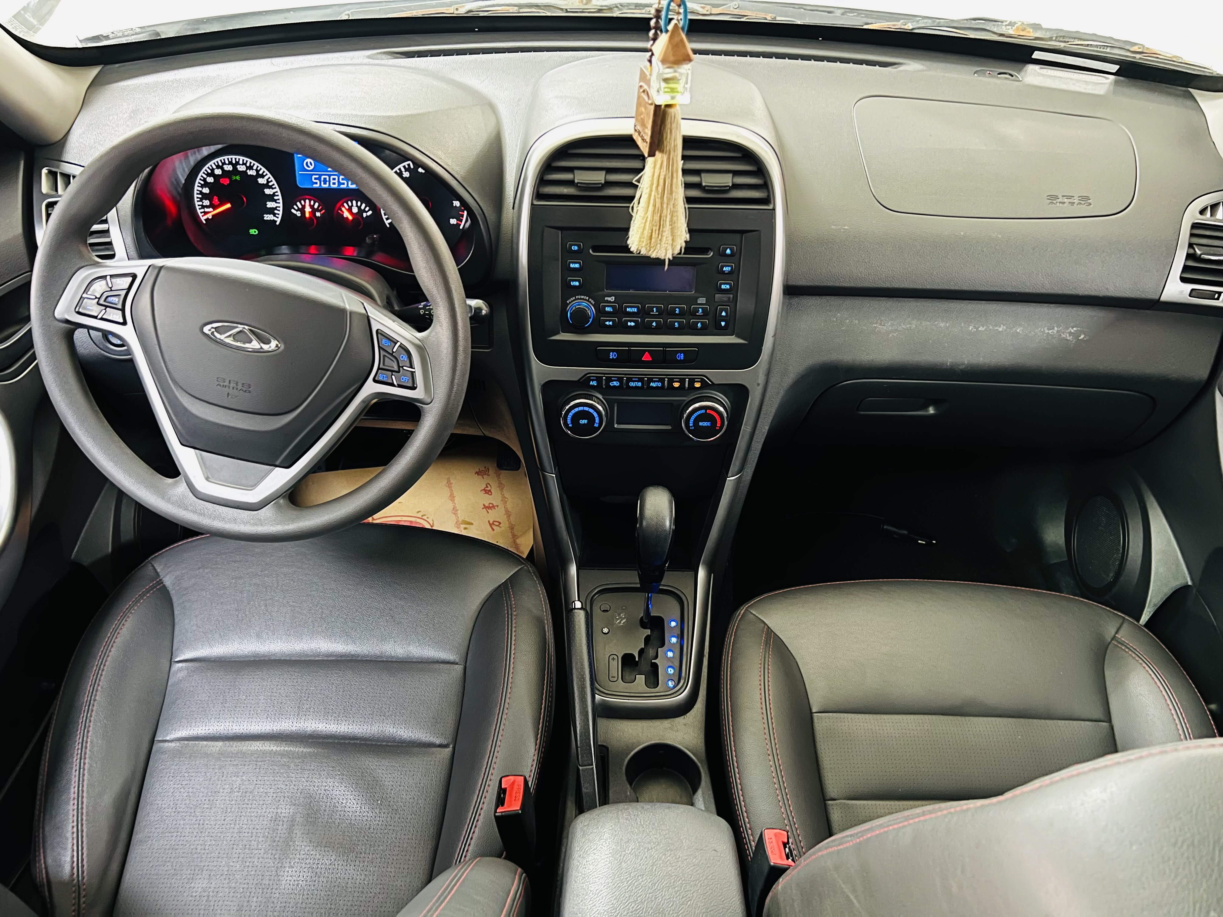 Tiggo 3 2015 #6 Tiggo 3 2015 car image #6