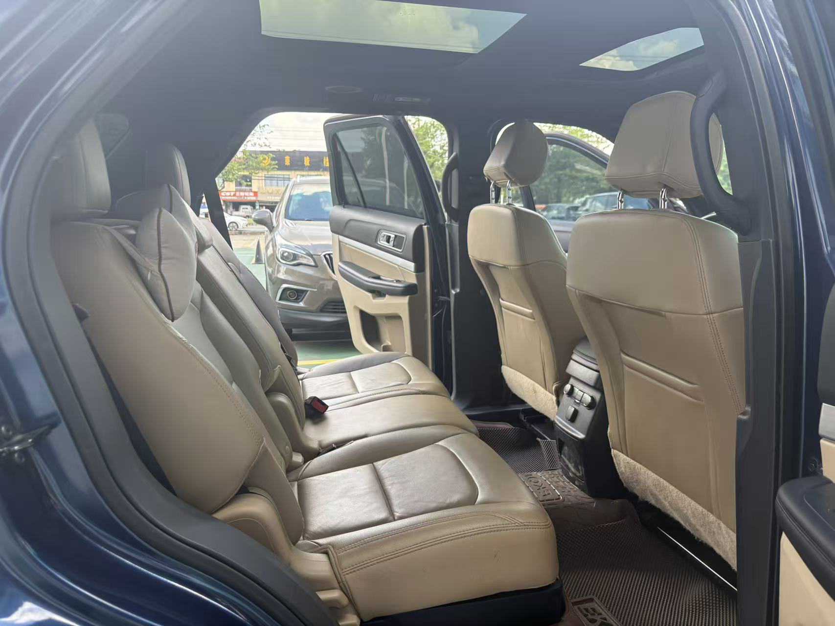 Ford Explorer (Imported) 2016 #6 Ford Explorer (Imported) 2016 car image #6