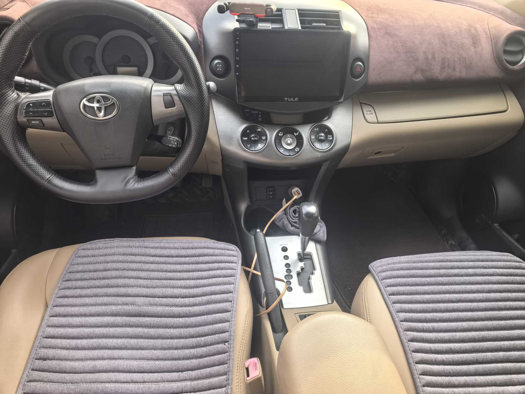 Toyota RAV4 2012 car image #6