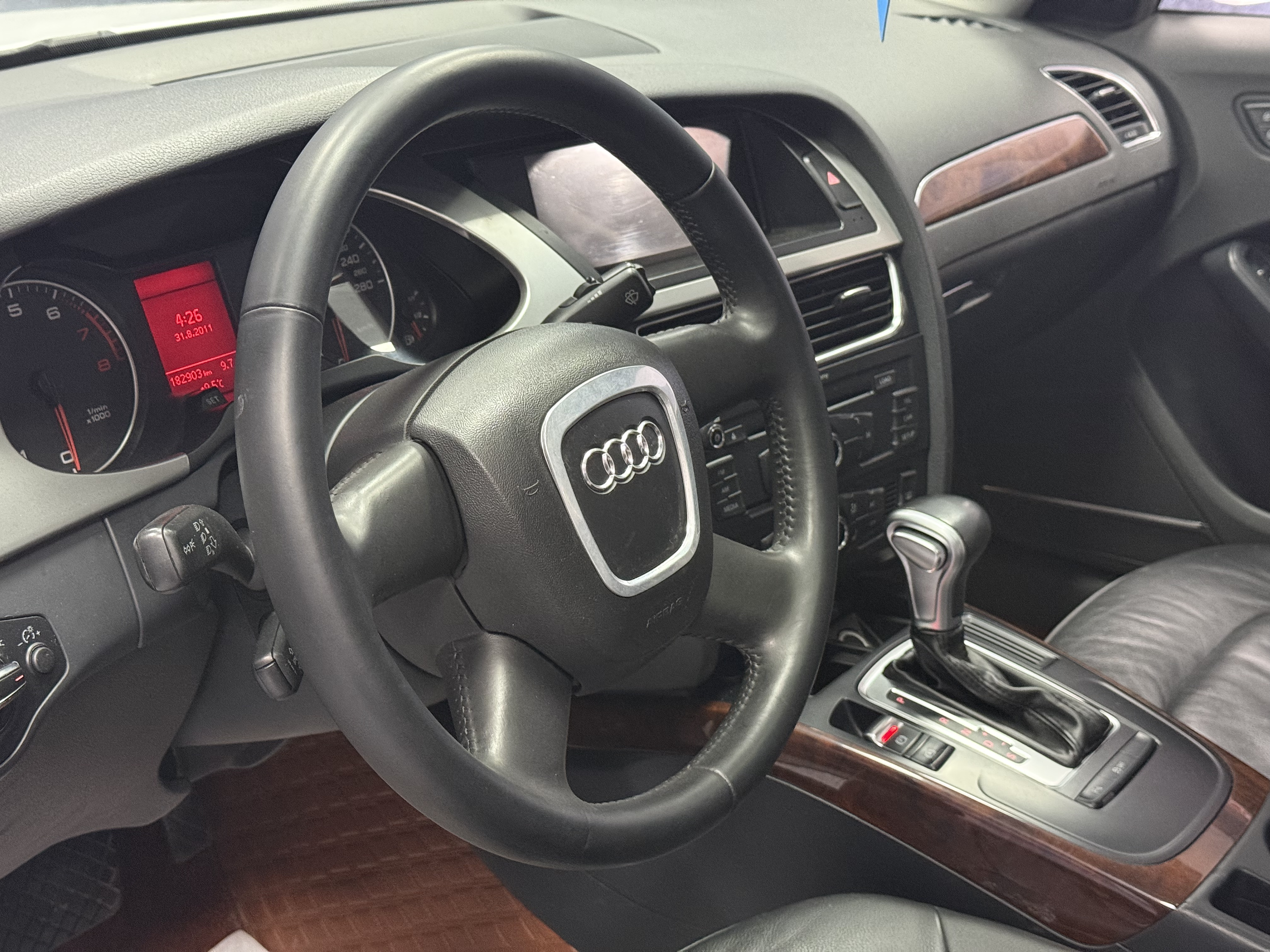 Audi A4L 2012 #6 Audi A4L 2012 car image #6