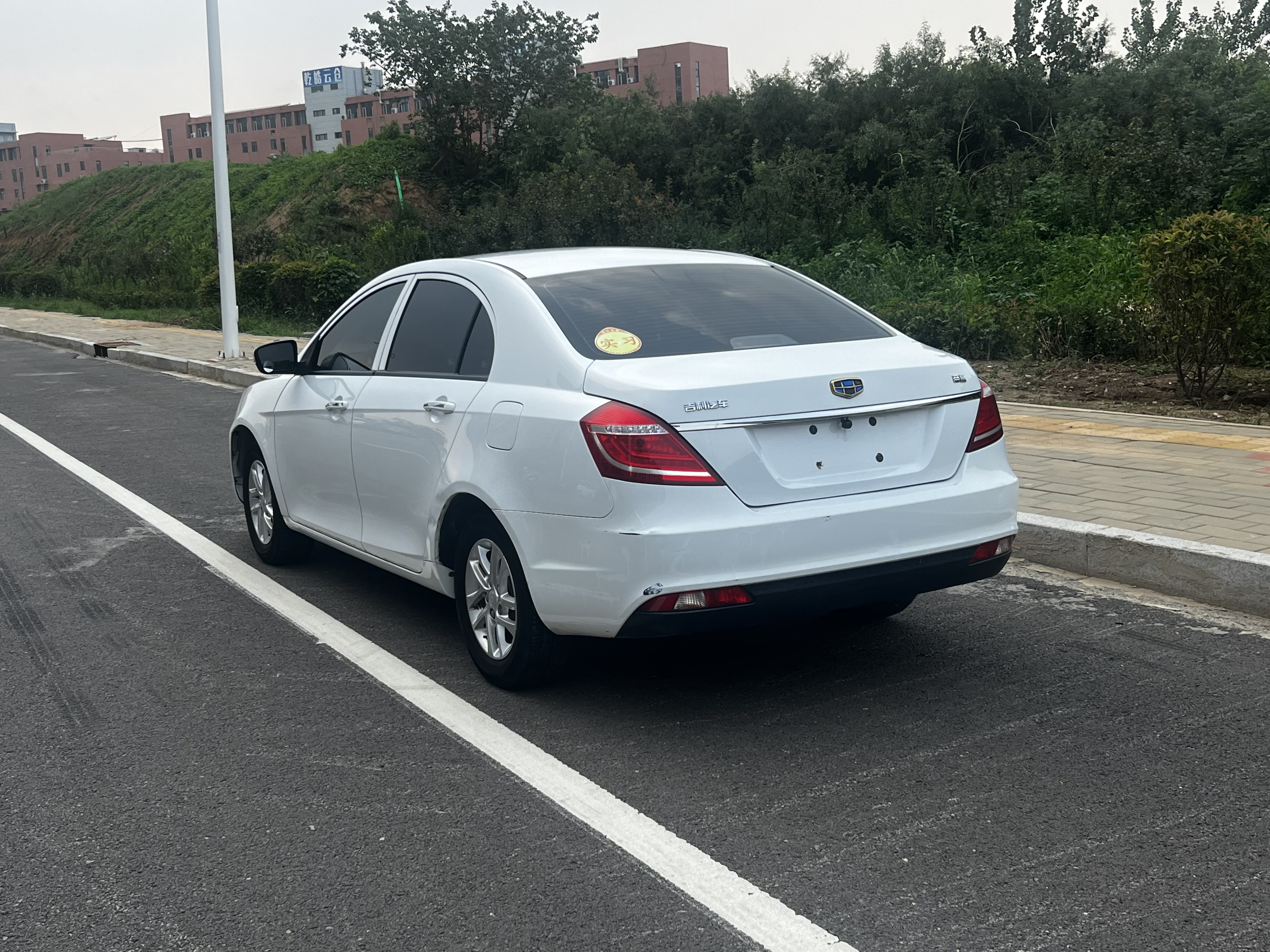 Emgrand 2016 #6 Emgrand 2016 car image #6