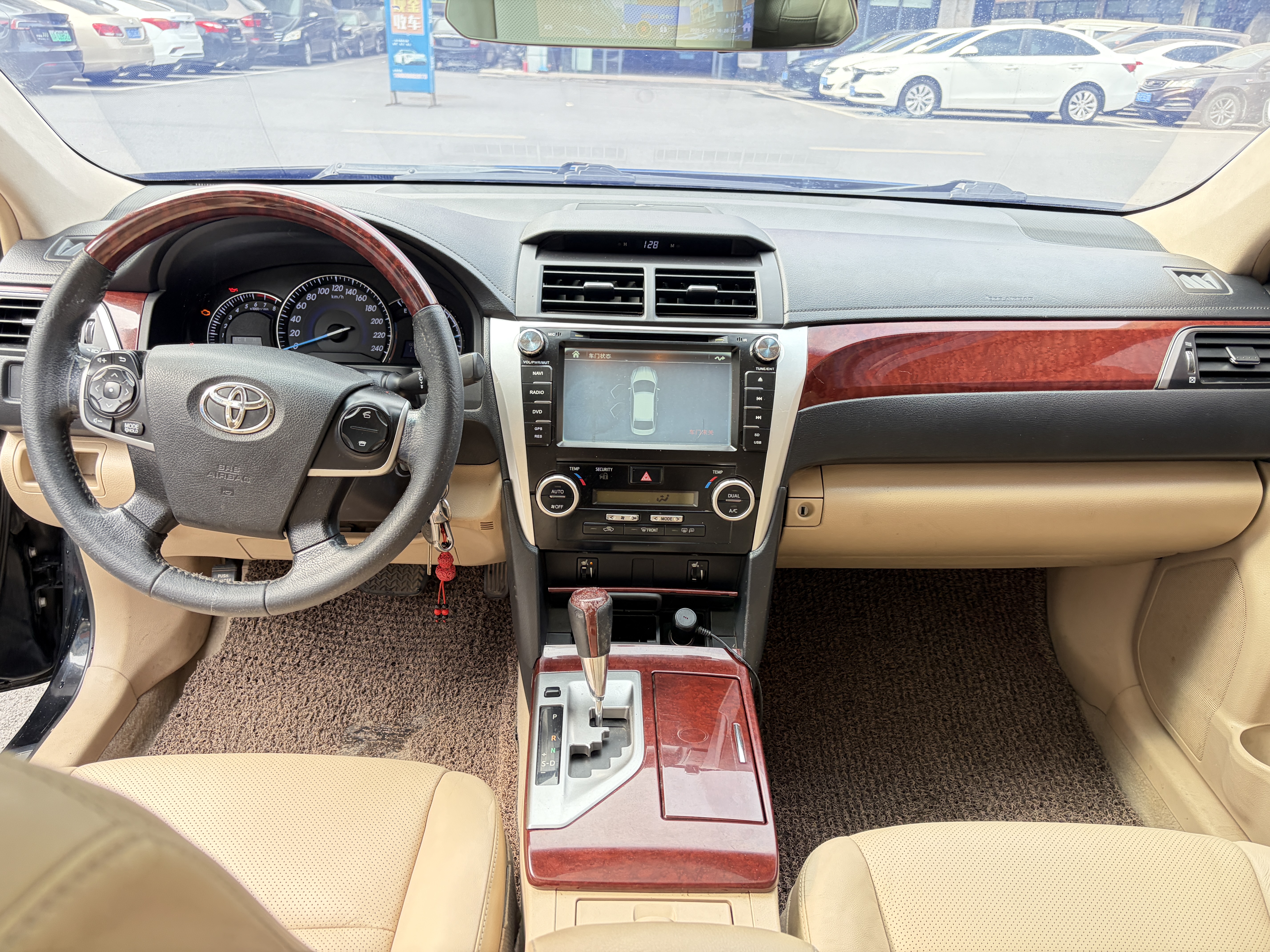 Toyota Camry 2012 immagine di auto #6