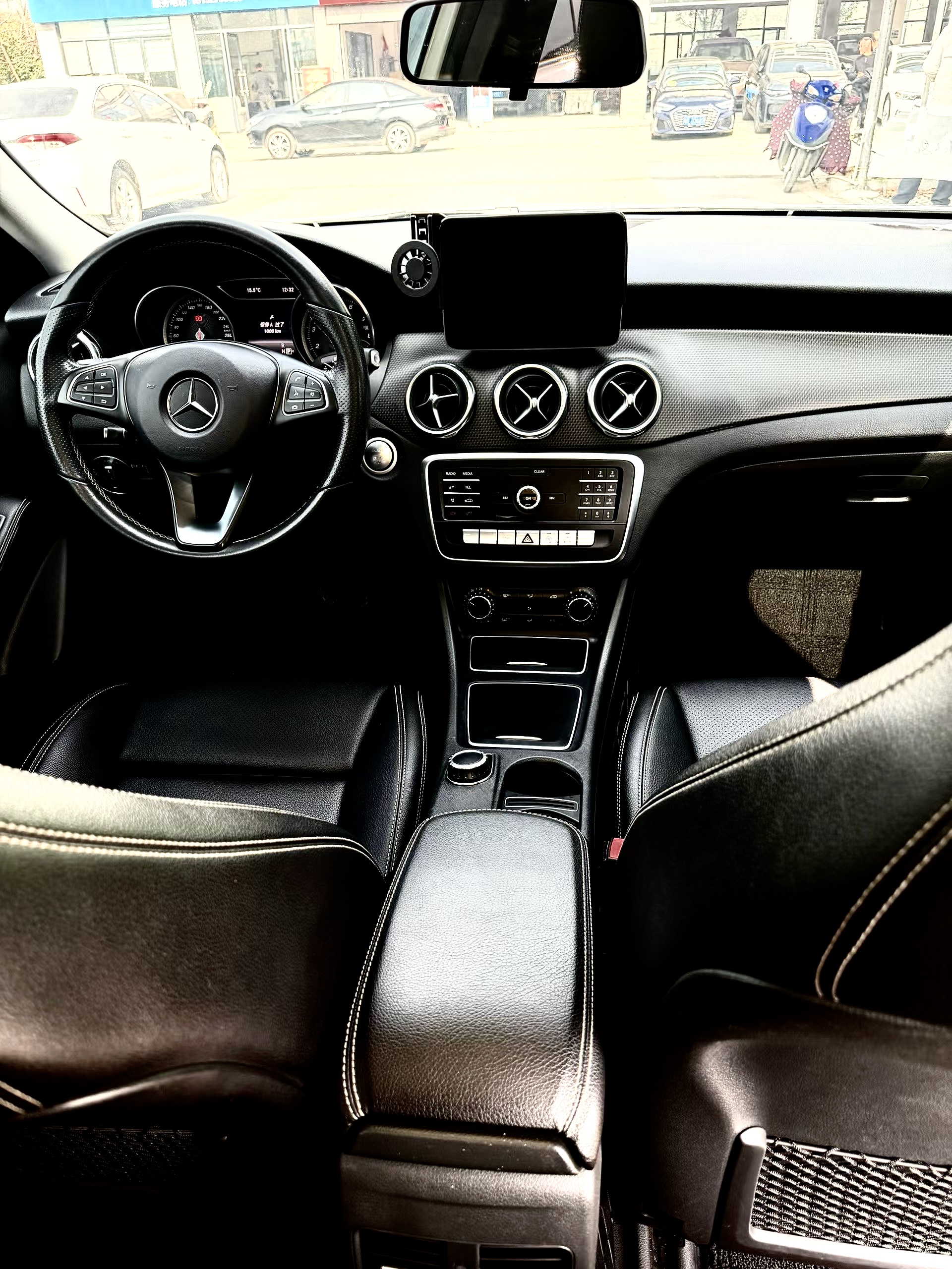 Mercedes-Benz GLA Class 2018 car image #6