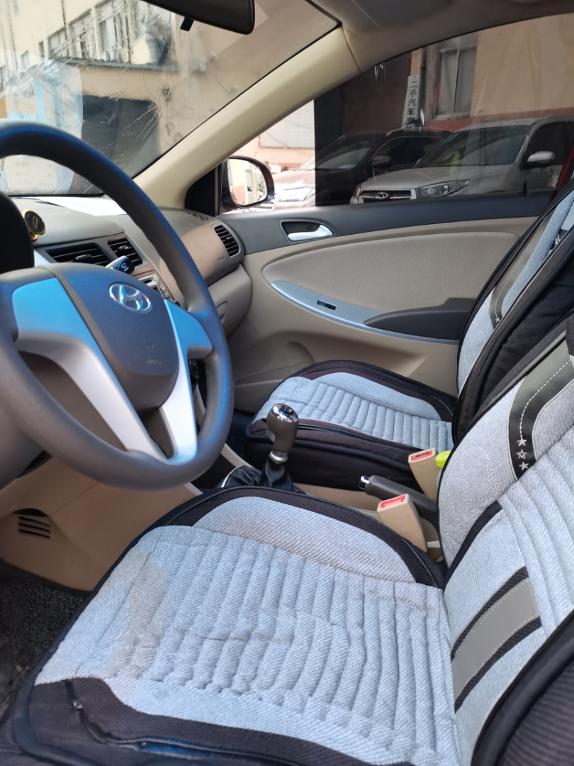 Hyundai Reina 2012 #6 Hyundai Reina 2012 car image #6