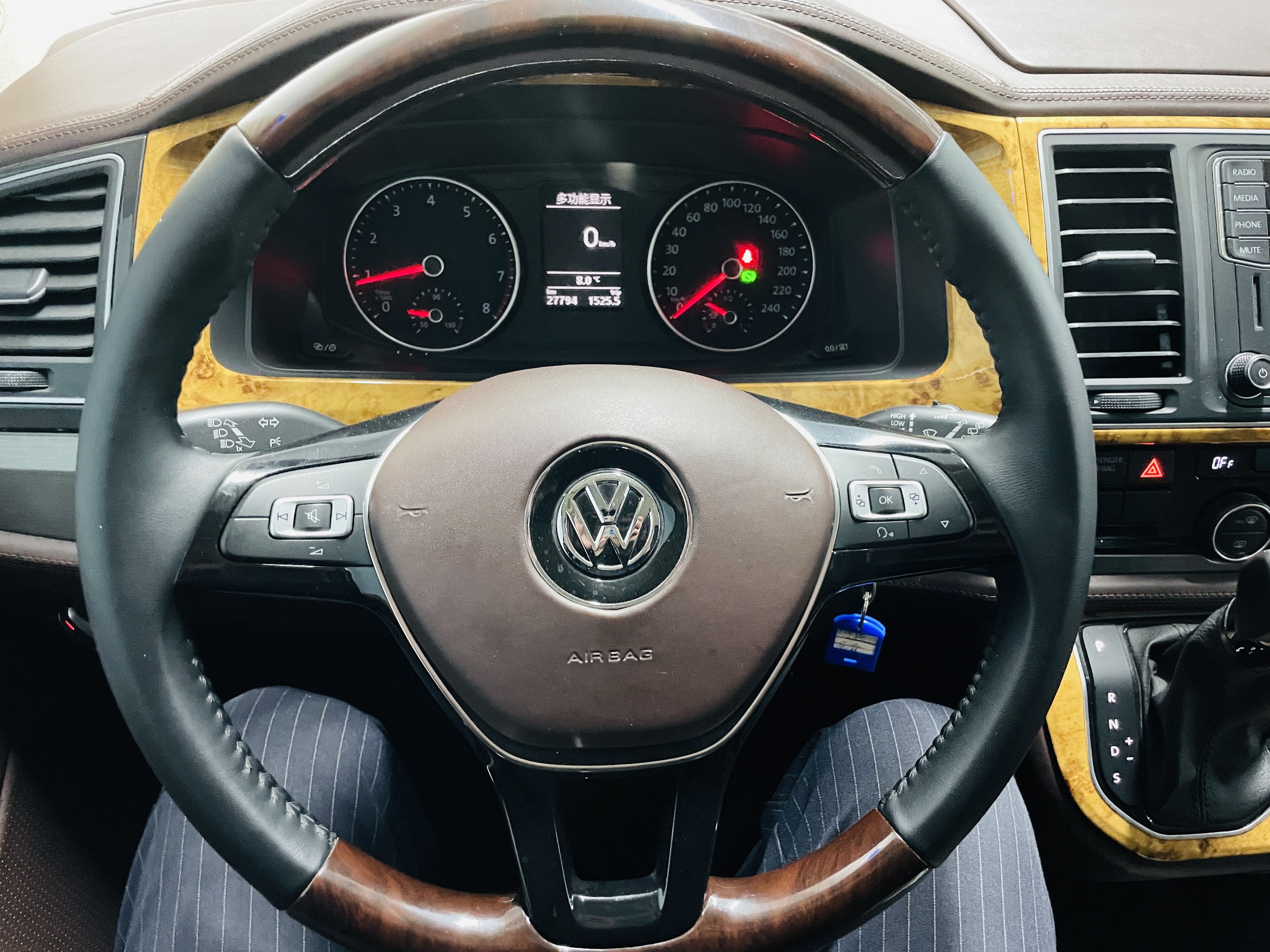 Volkswagen Caravelle 2019 #6 Volkswagen Caravelle 2019 car image #6