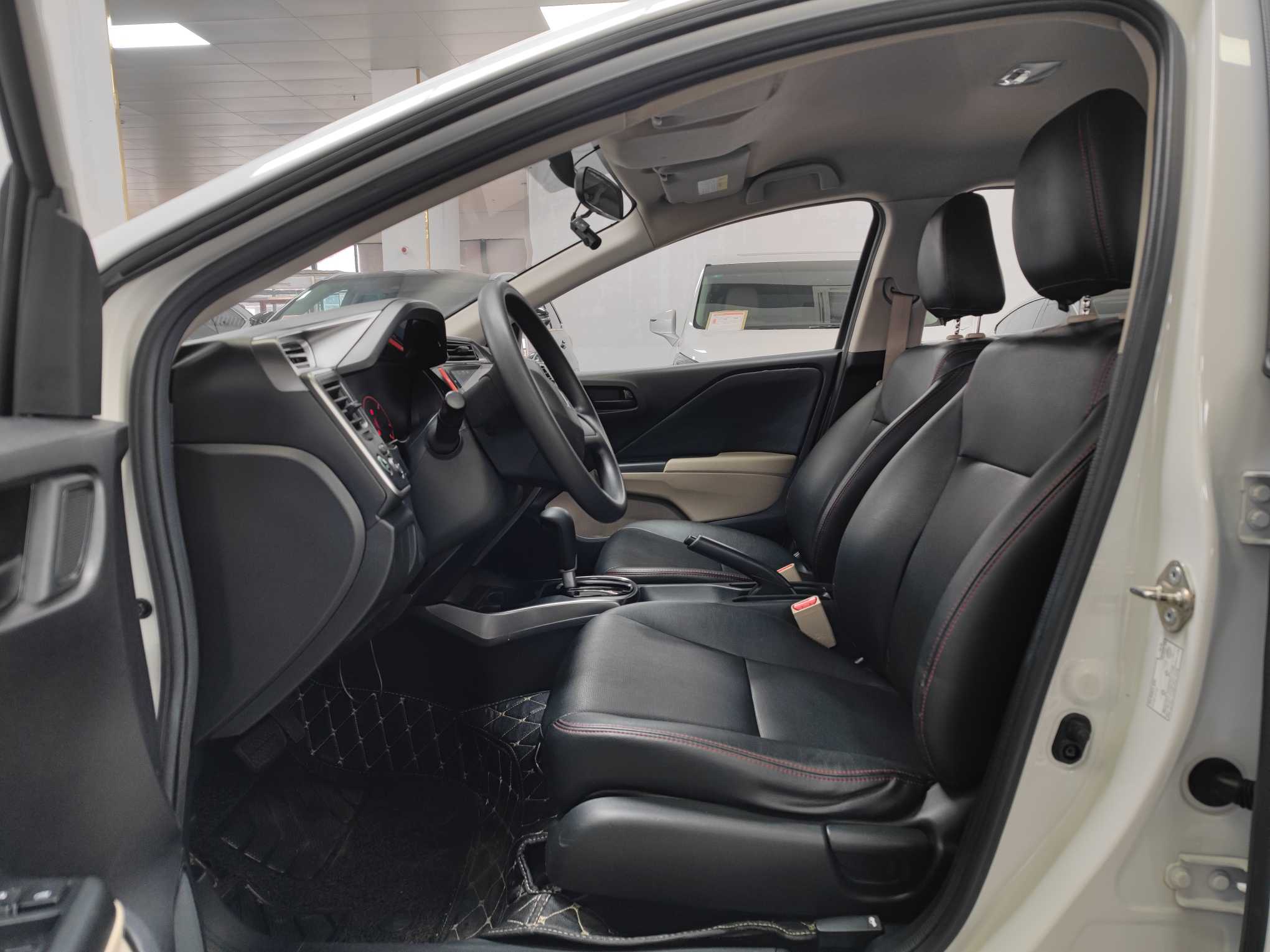 Honda Greiz 2017 car image #6