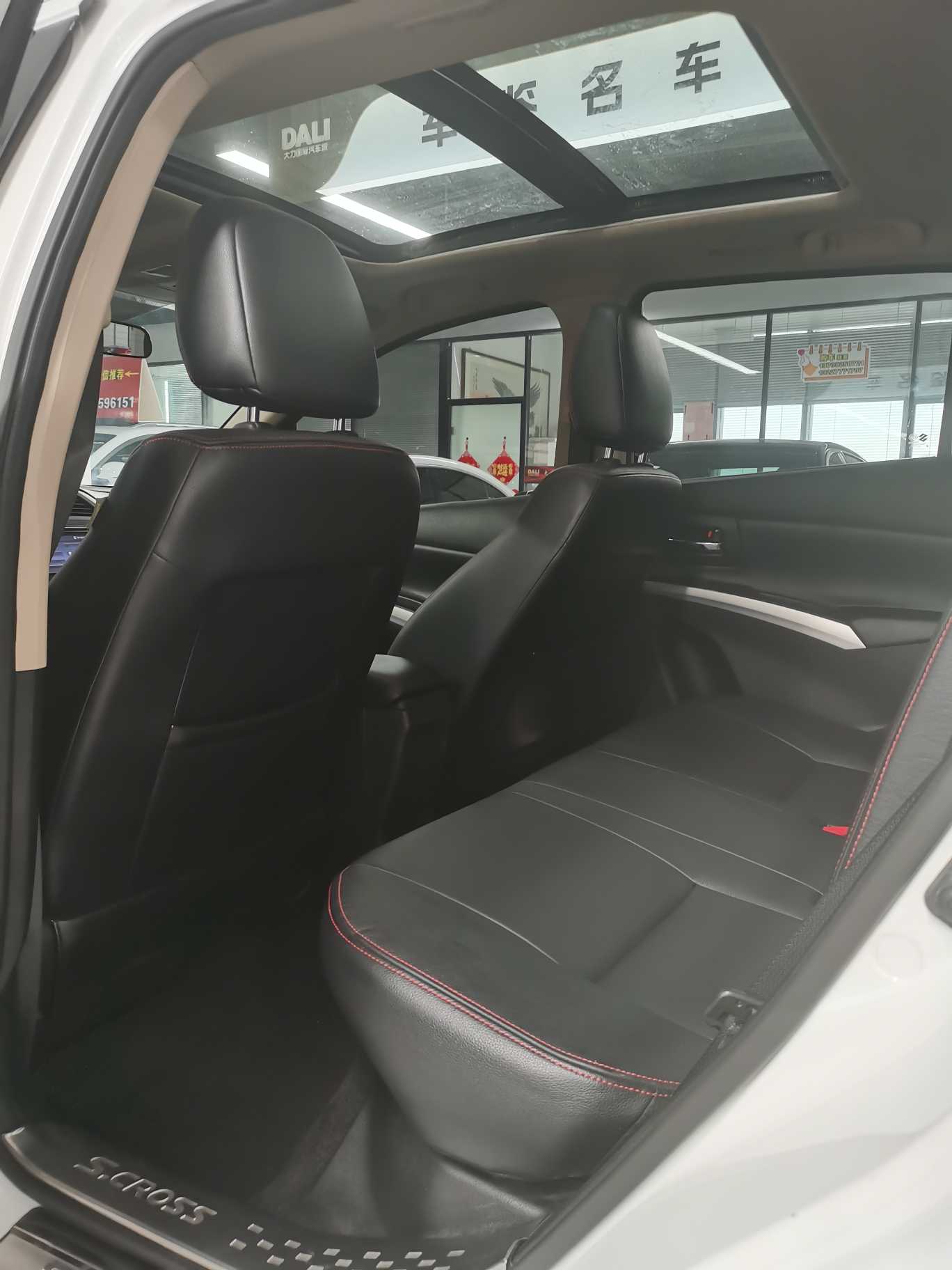 Suzuki S-Cross 2014 immagine di auto #6