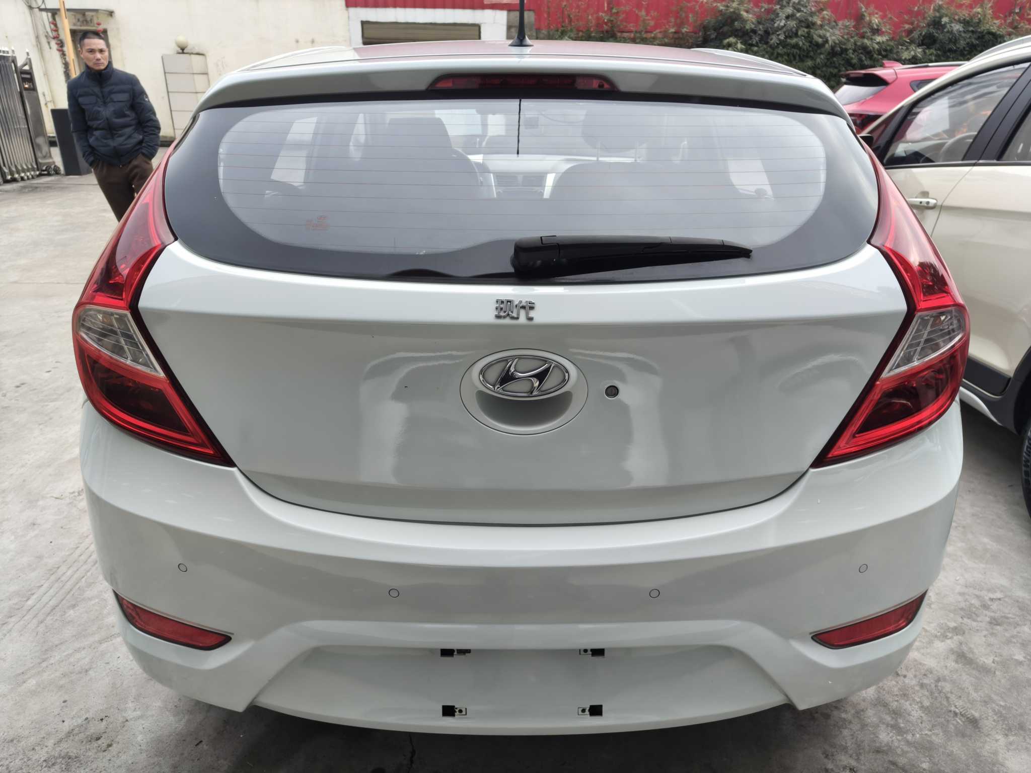 Hyundai Reina Hatchback 2016 #6 Hyundai Reina Hatchback 2016 car image #6