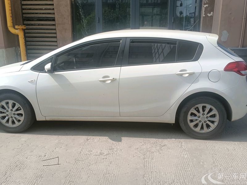 Kia Forte Koup 2015 car image #6