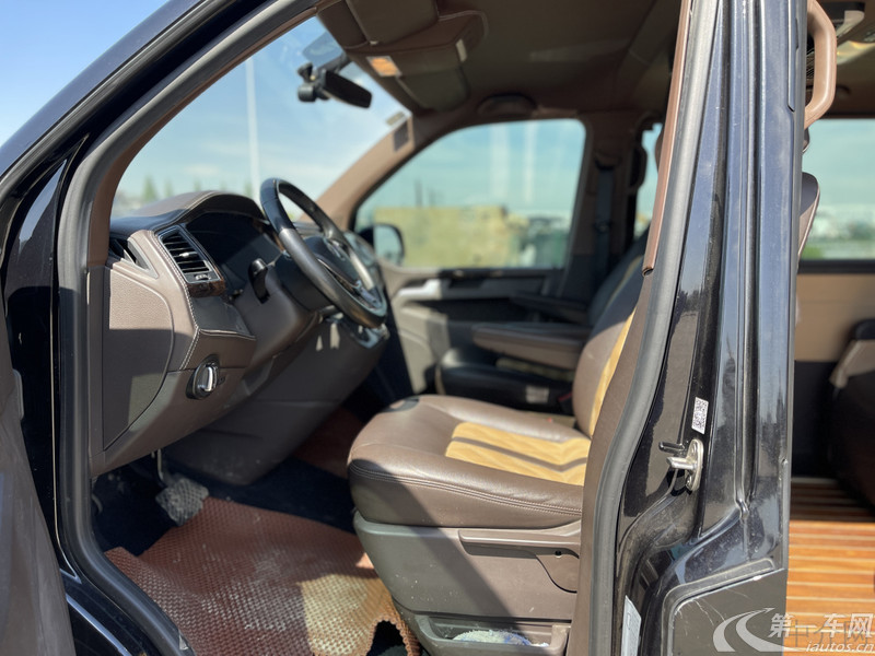 Volkswagen Caravelle 2017 immagine di auto #6