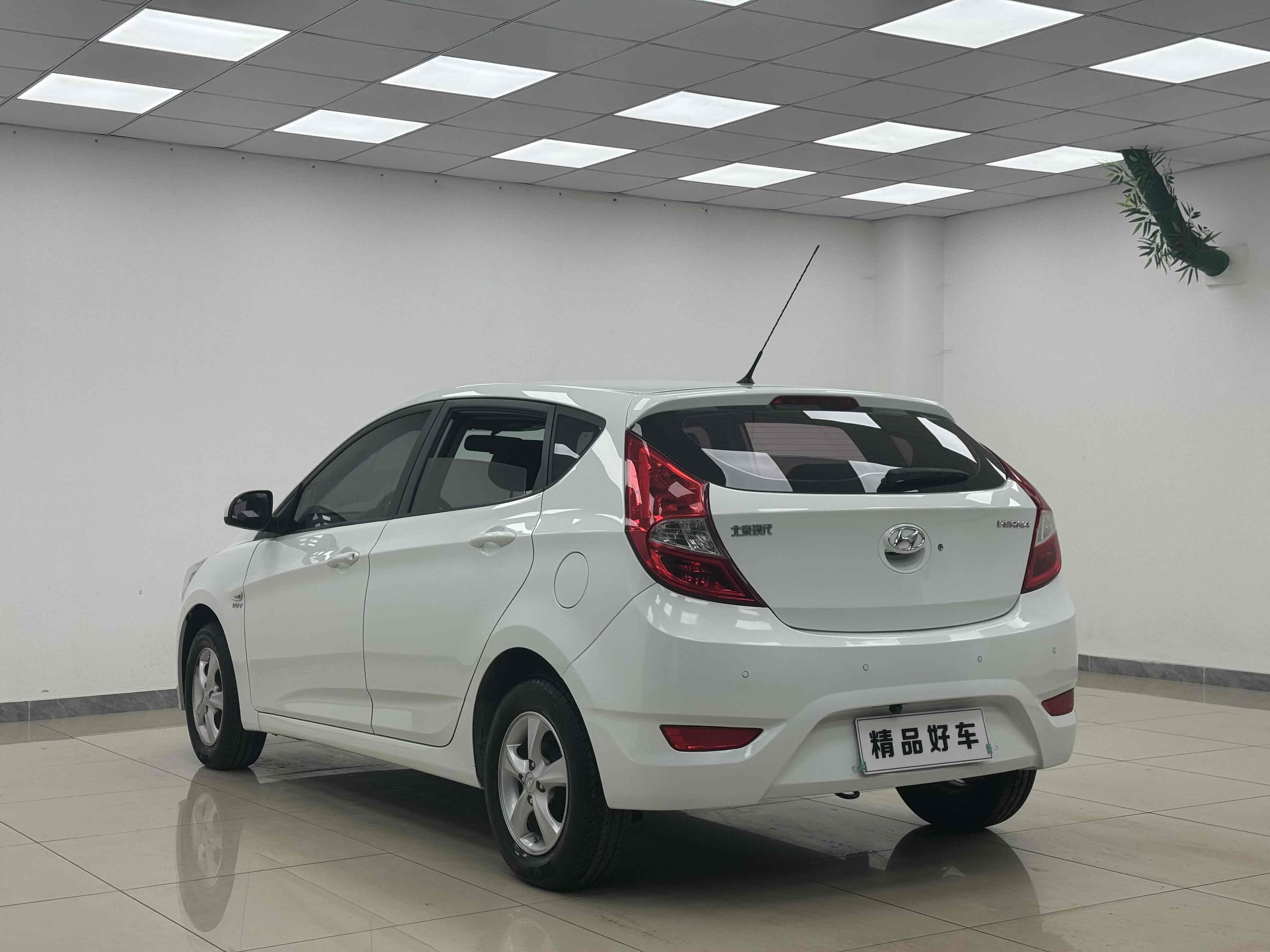 Hyundai Reina Hatchback 2015 #6 Hyundai Reina Hatchback 2015 car image #6