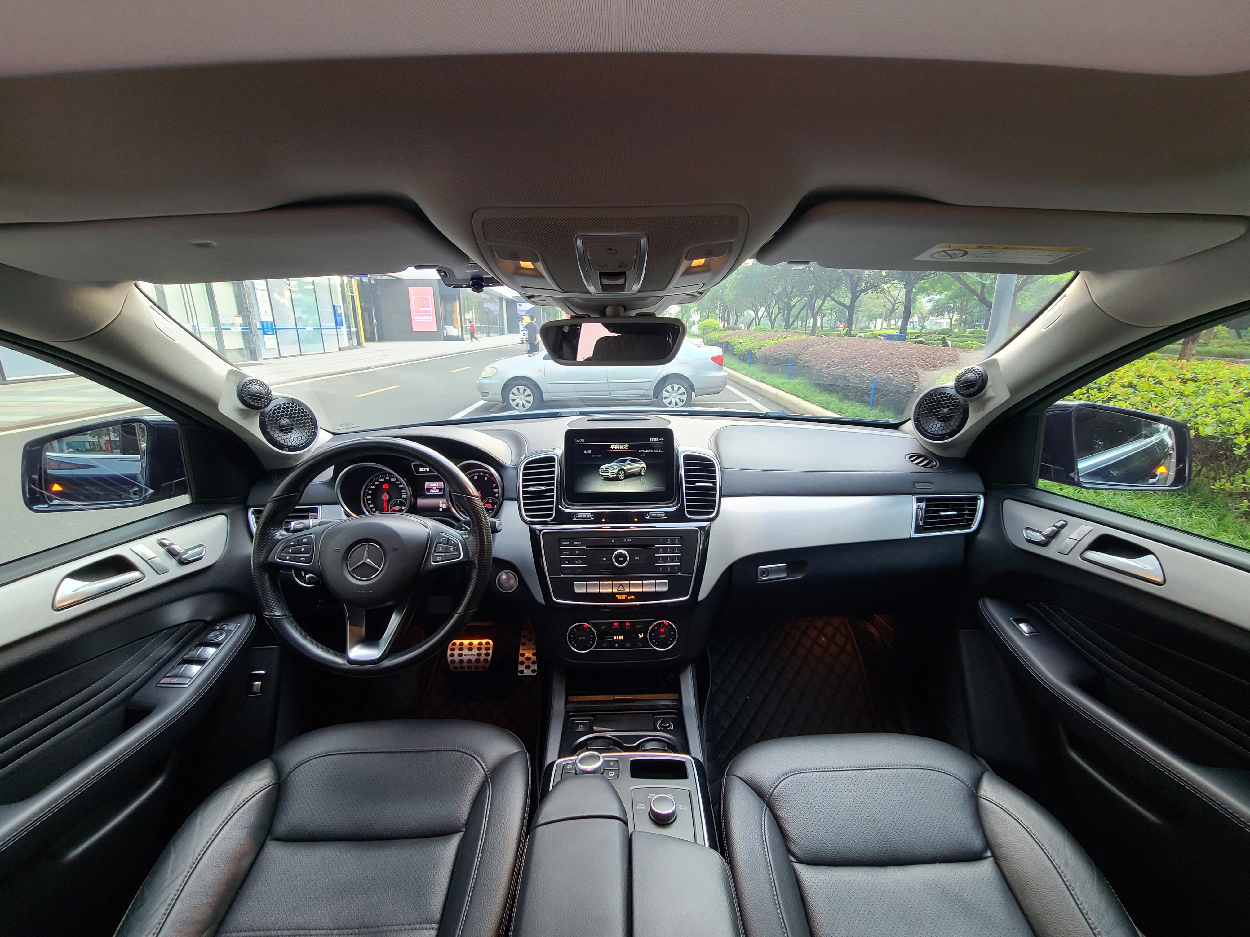 Mercedes-Benz GLE Coupe AMG 2016 car image #6