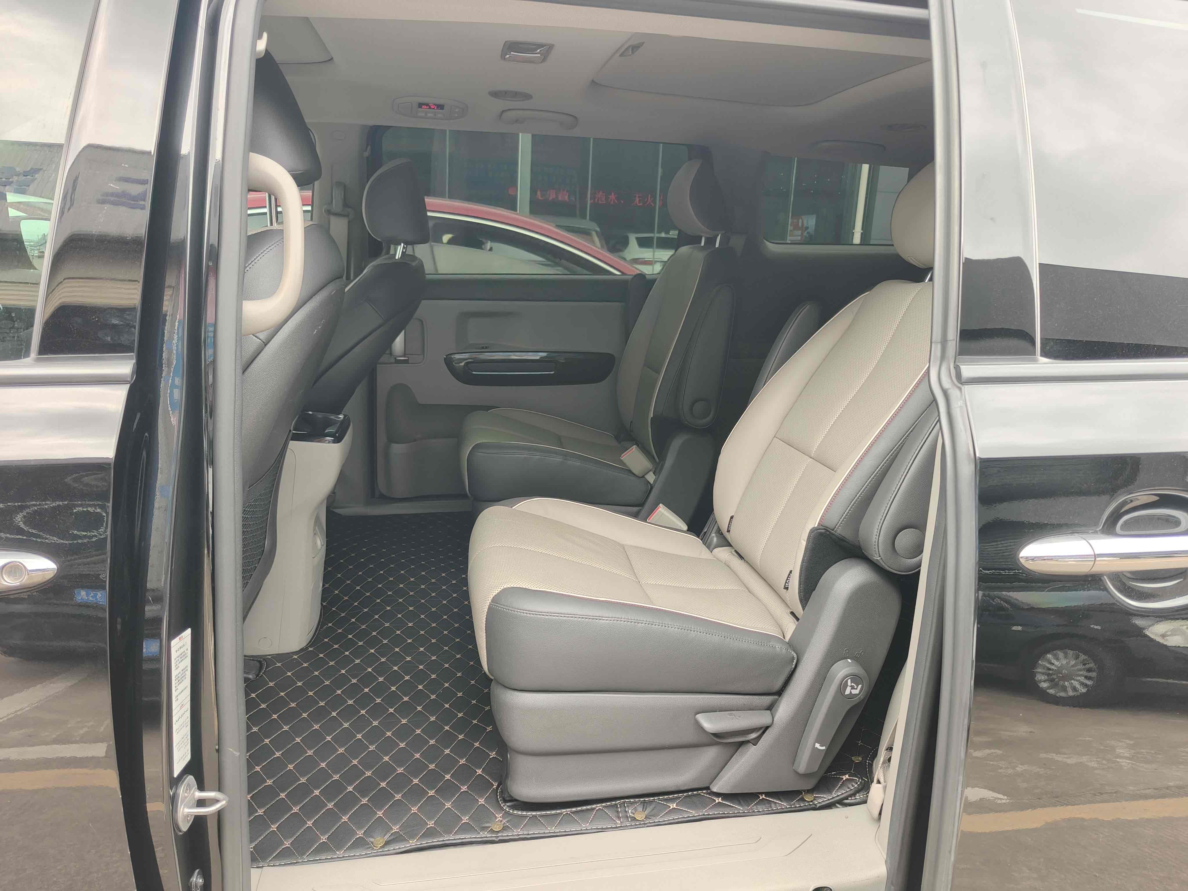 Kia Carnival 2016 изображение автомобиля #6