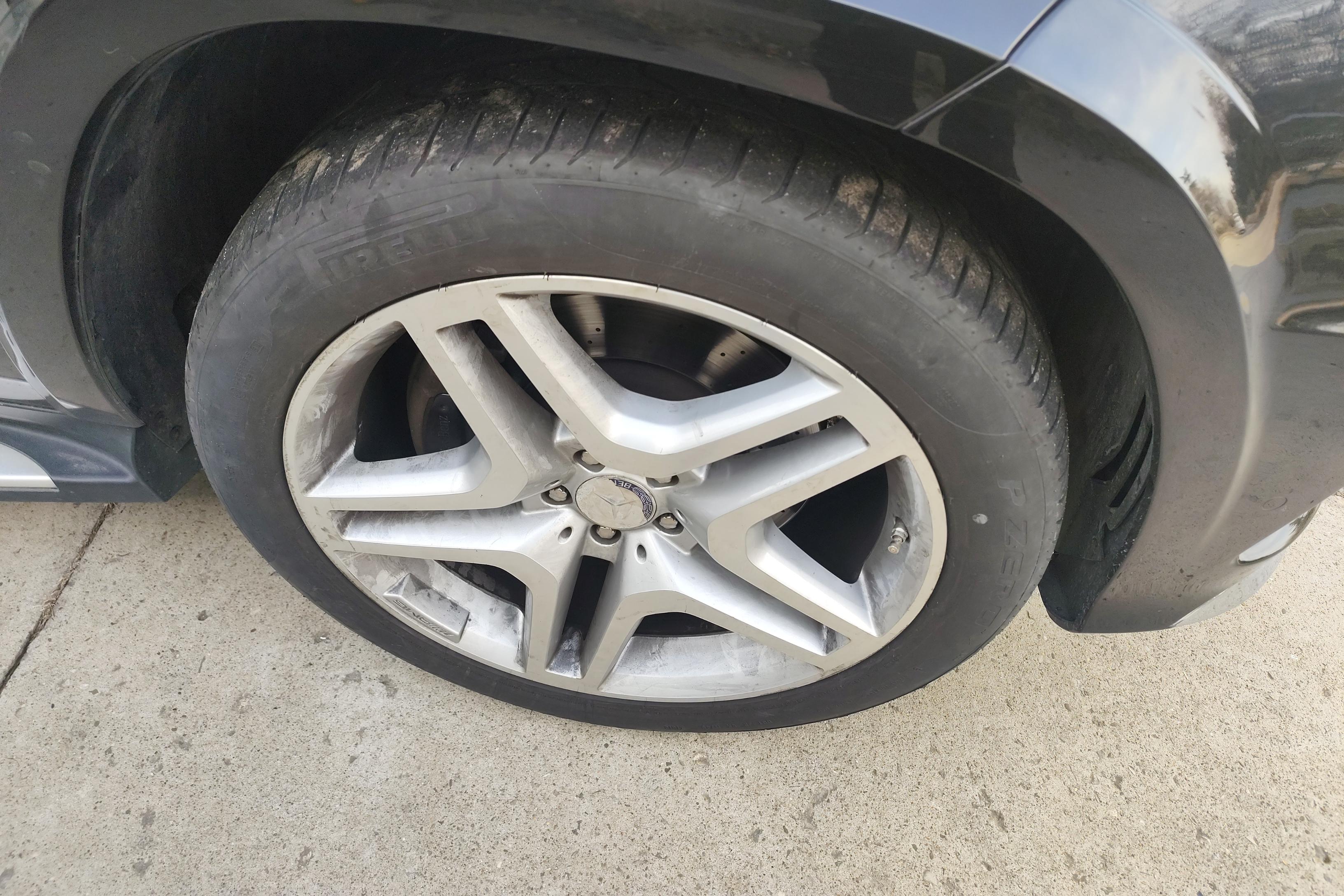 Mercedes-Benz GL Class 2013 car image #6