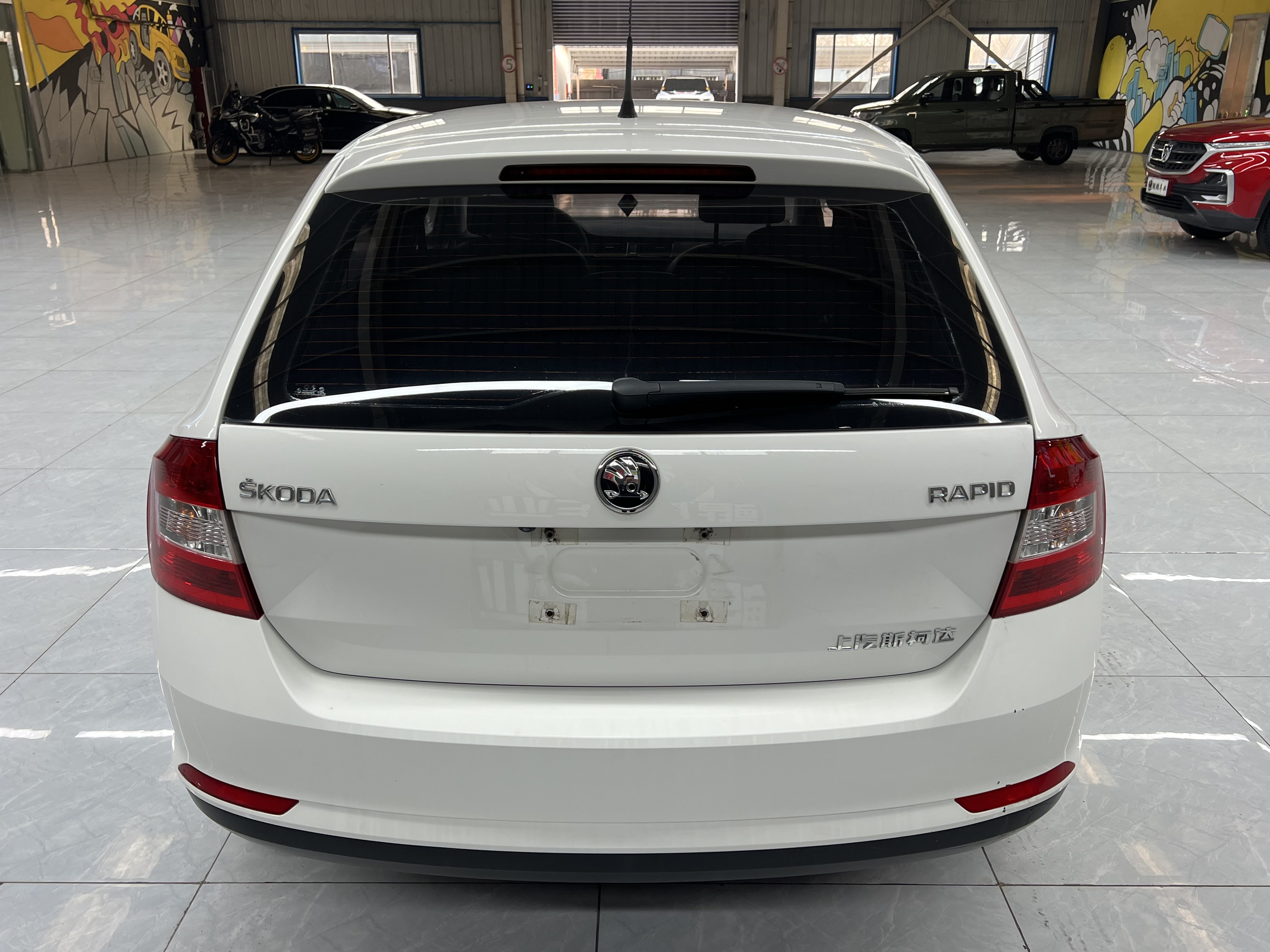 Skoda Rapid Spaceback 2017 car image #6
