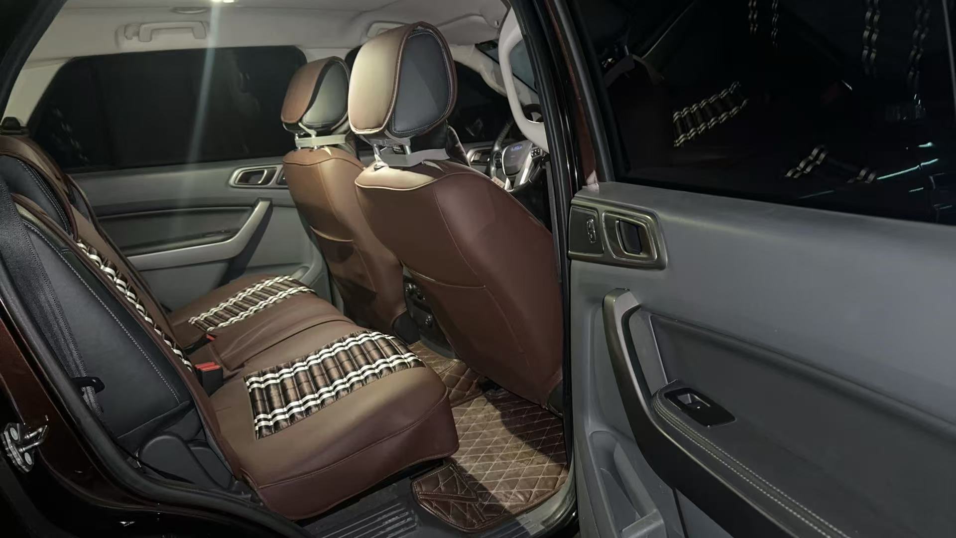 Ford Everest 2016 car image #6