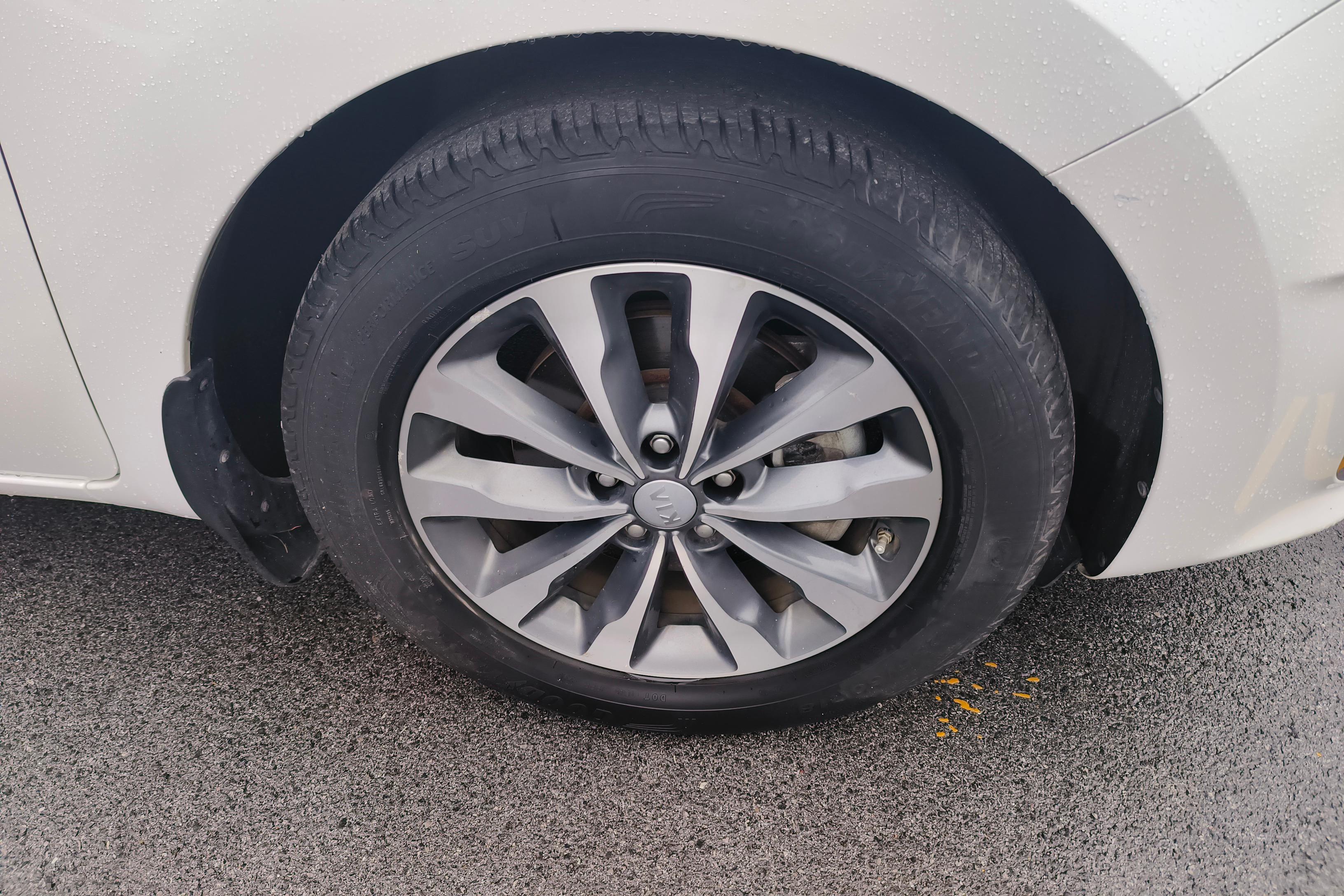 Kia Carnival 2016 immagine di auto #6