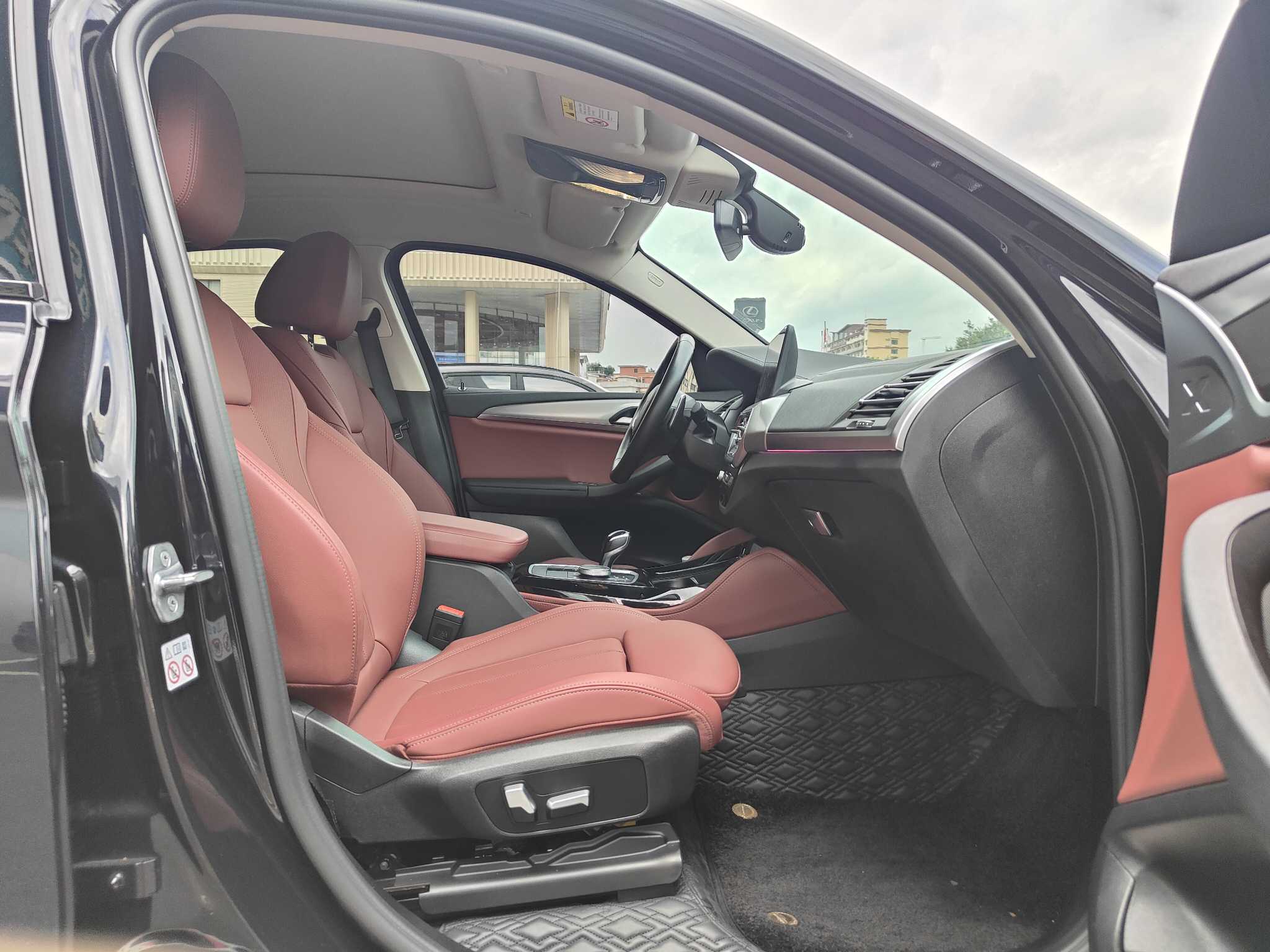 BMW X4 M40i 2022 immagine di auto #6