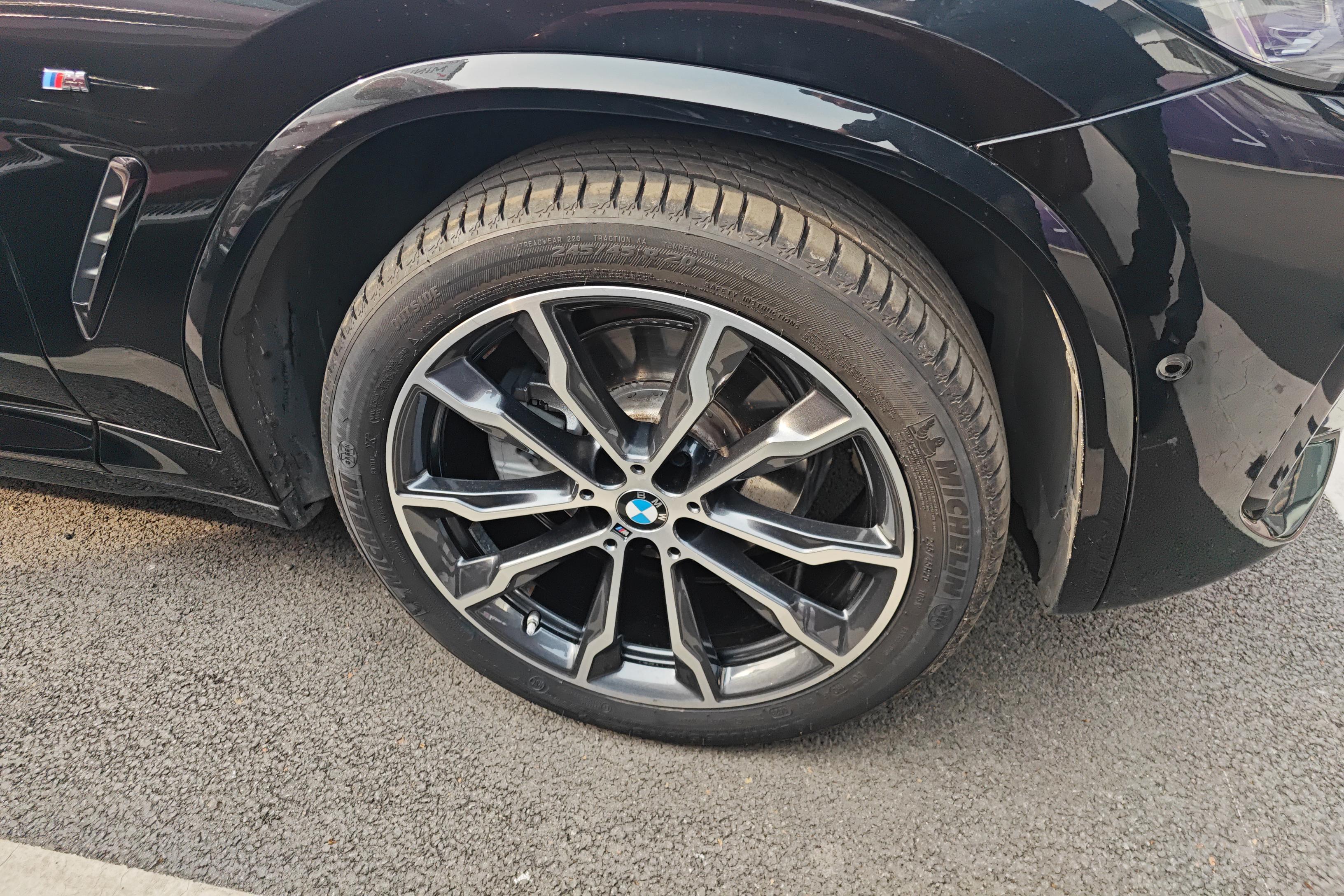 BMW X4 M40i 2023 #6 BMW X4 M40i 2023 car image #6