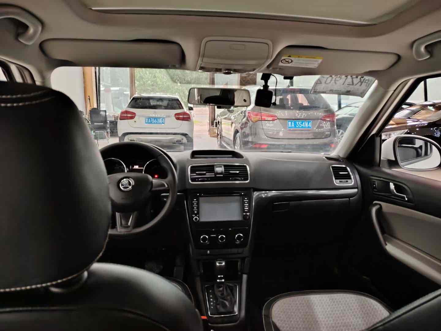 Skoda Yeti 2015 car image #6