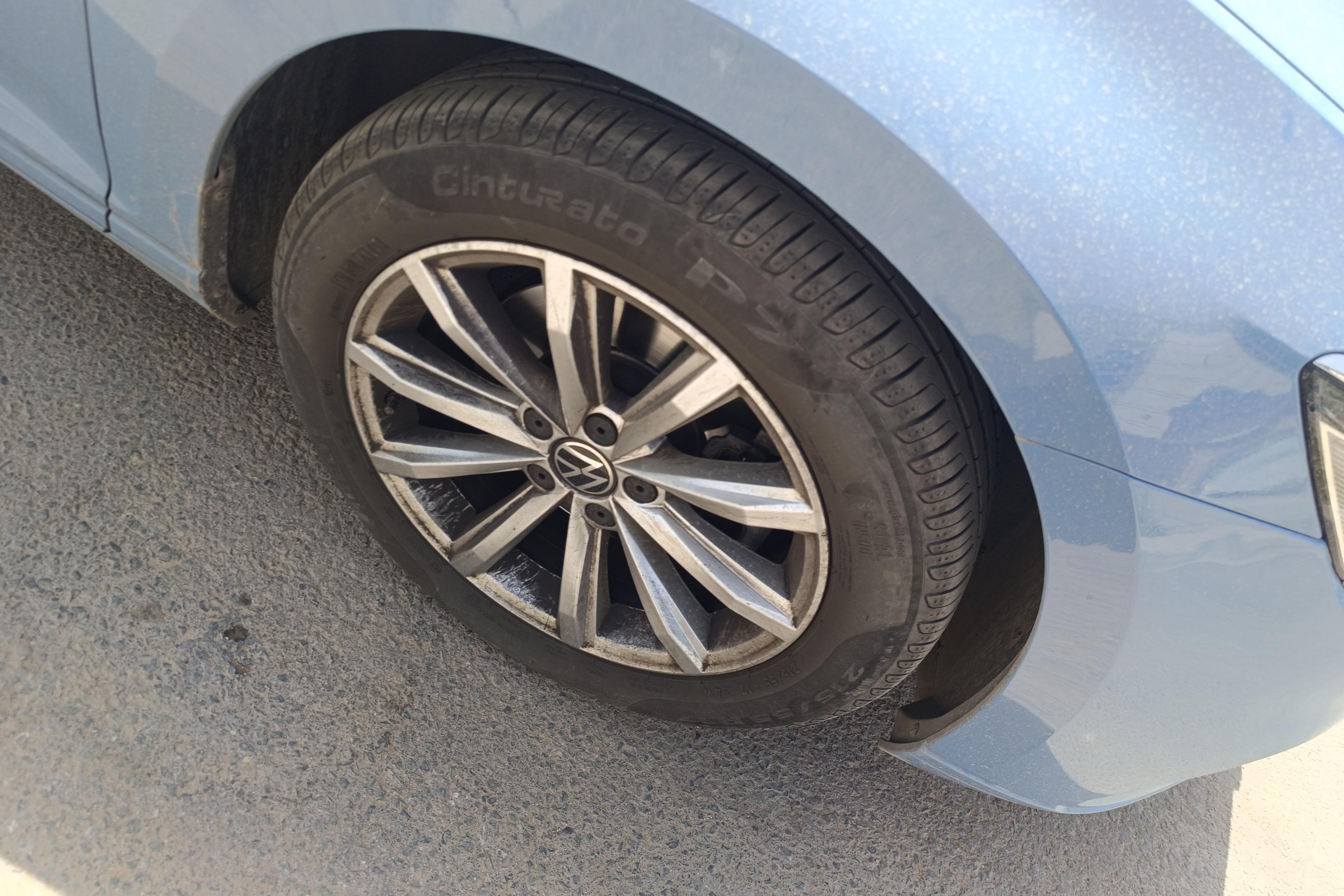 Volkswagen Passat Variant 2023 immagine di auto #6