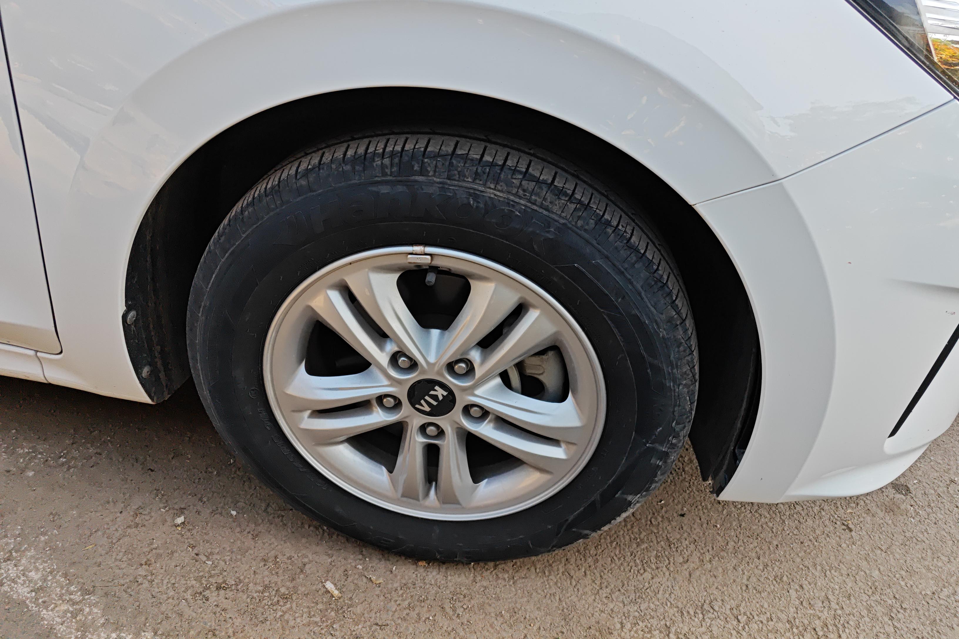 Kia Forte 2020 car image #6