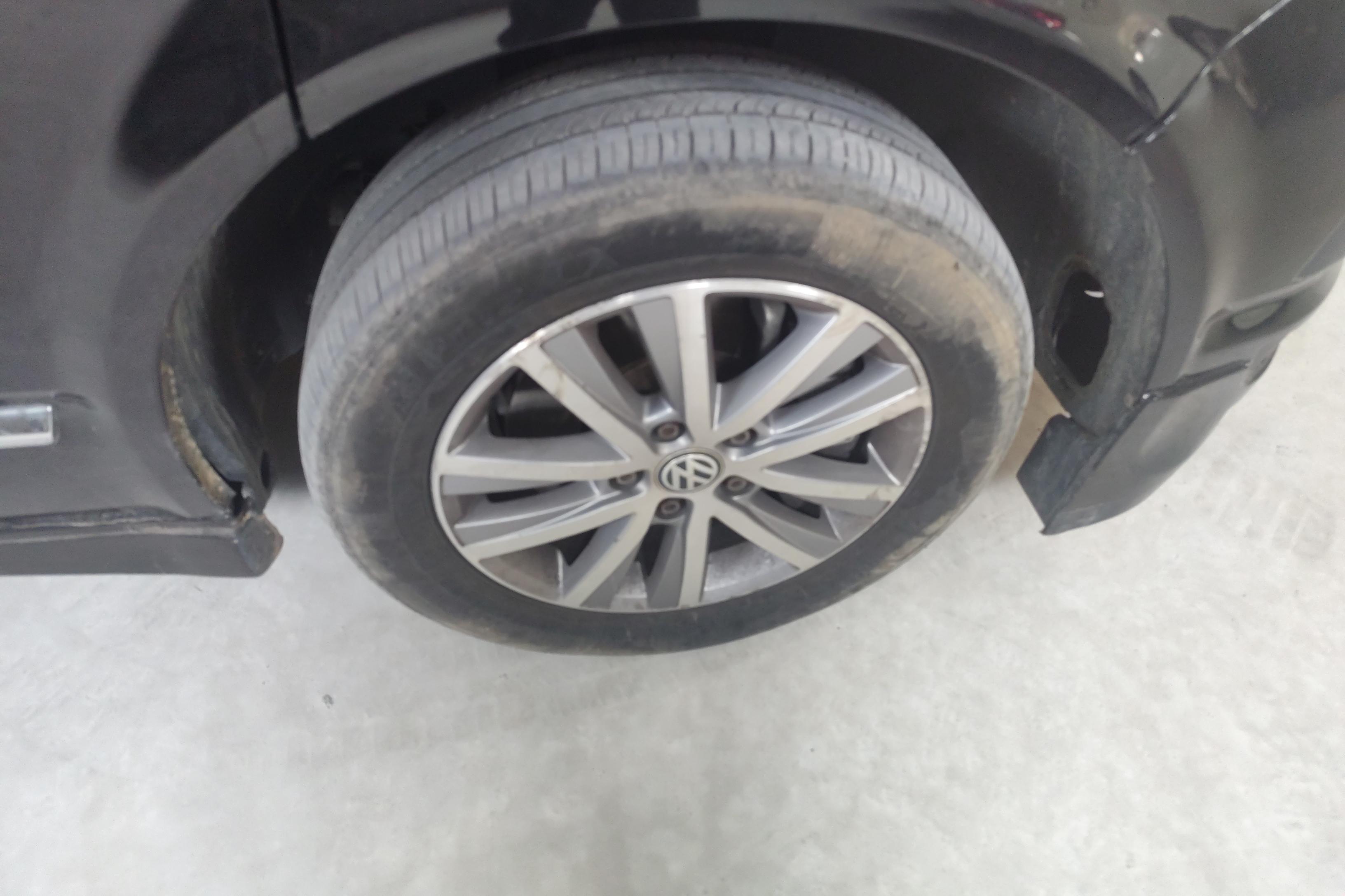 Volkswagen Caravelle 2018 car image #6