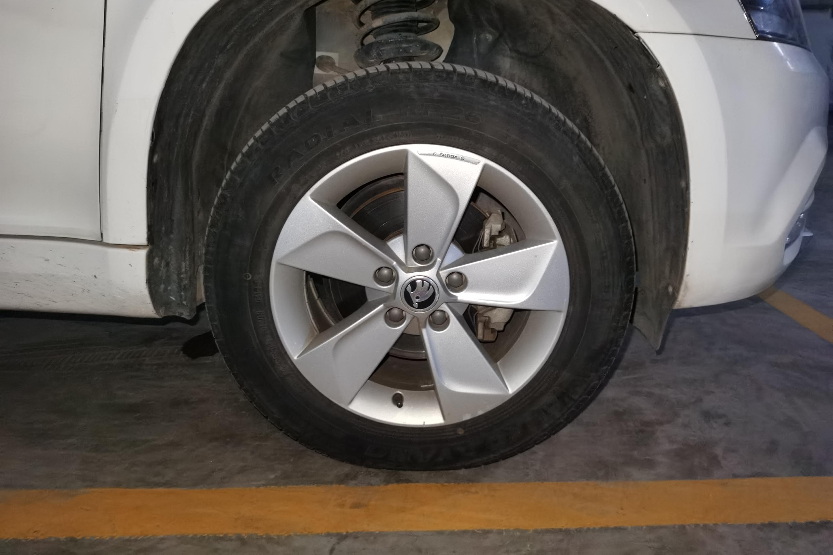 Skoda Yeti 2017 car image #6