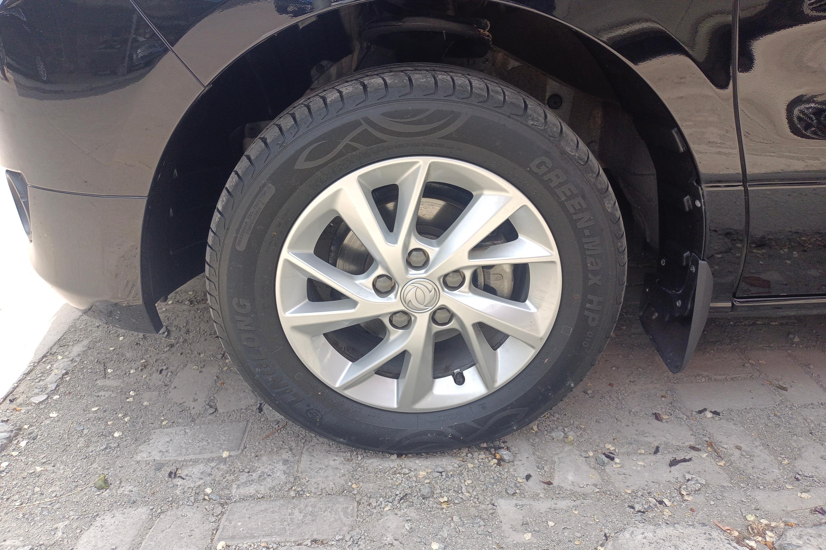 Forthing Lingzhi PLUS 2021 #6 Forthing Lingzhi PLUS 2021 car image #6