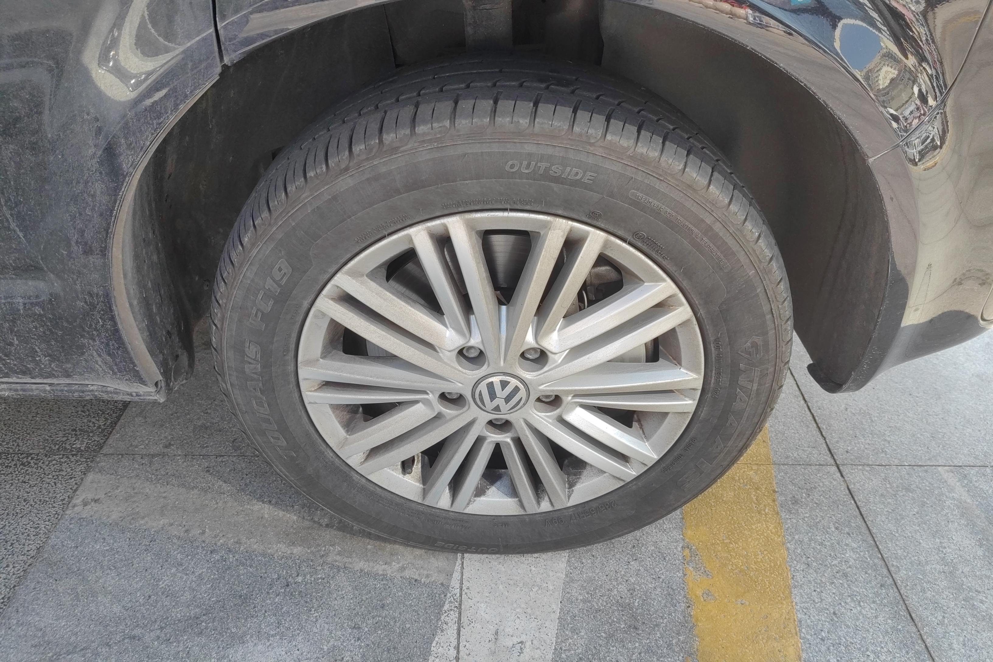 Volkswagen Caravelle 2016 car image #6