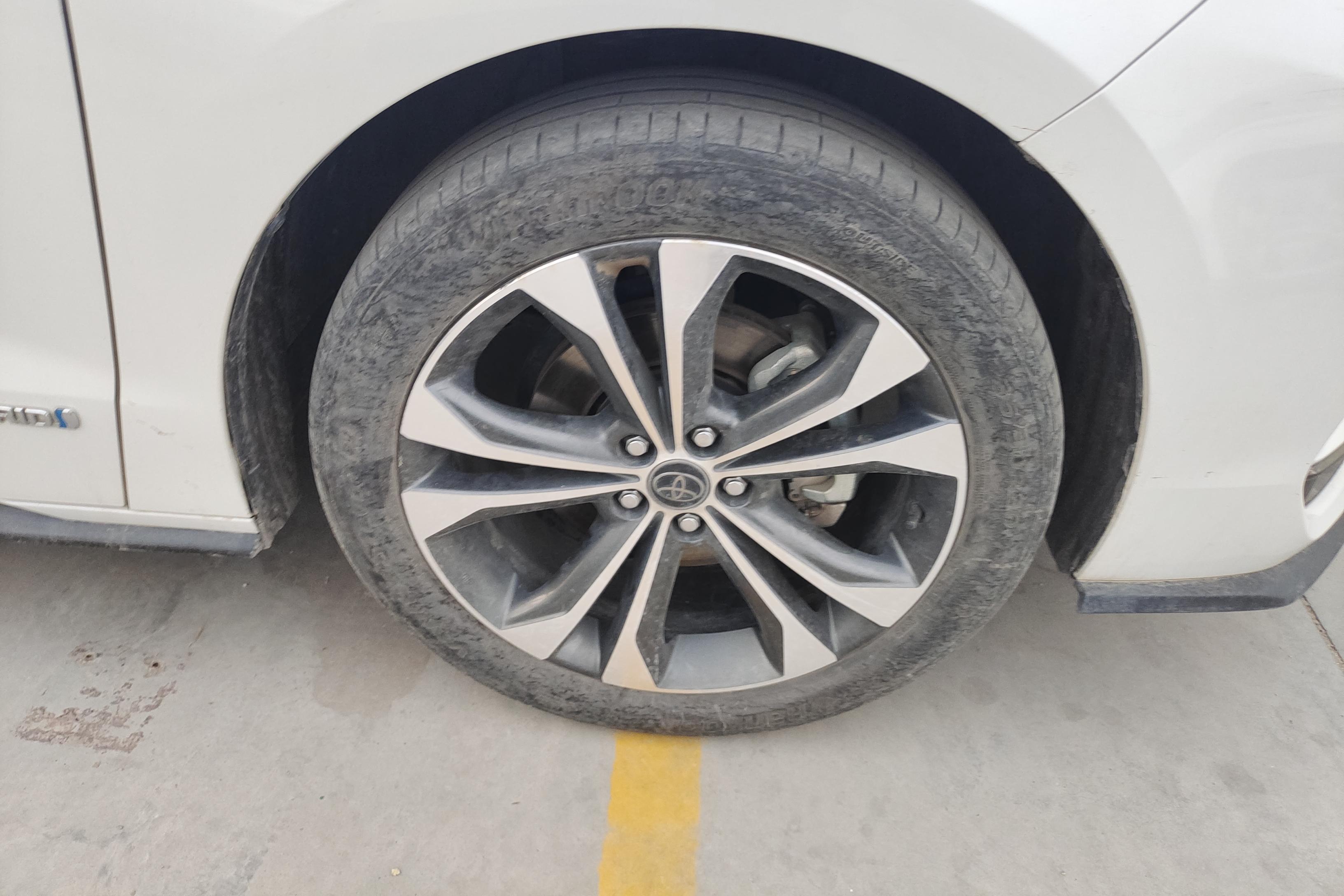 Toyota Granvia 2023 car image #6