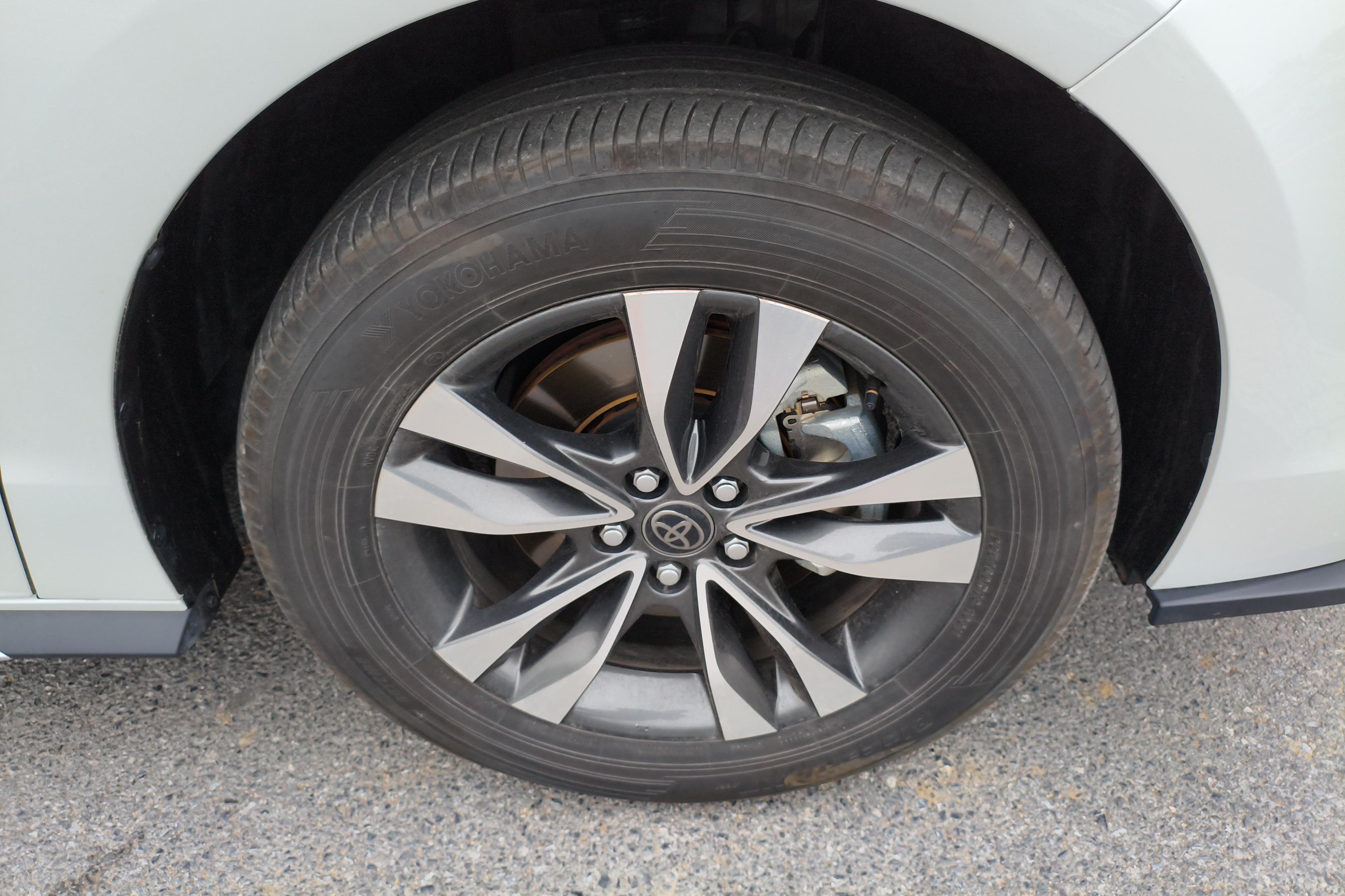 Toyota Granvia 2024 car image #6