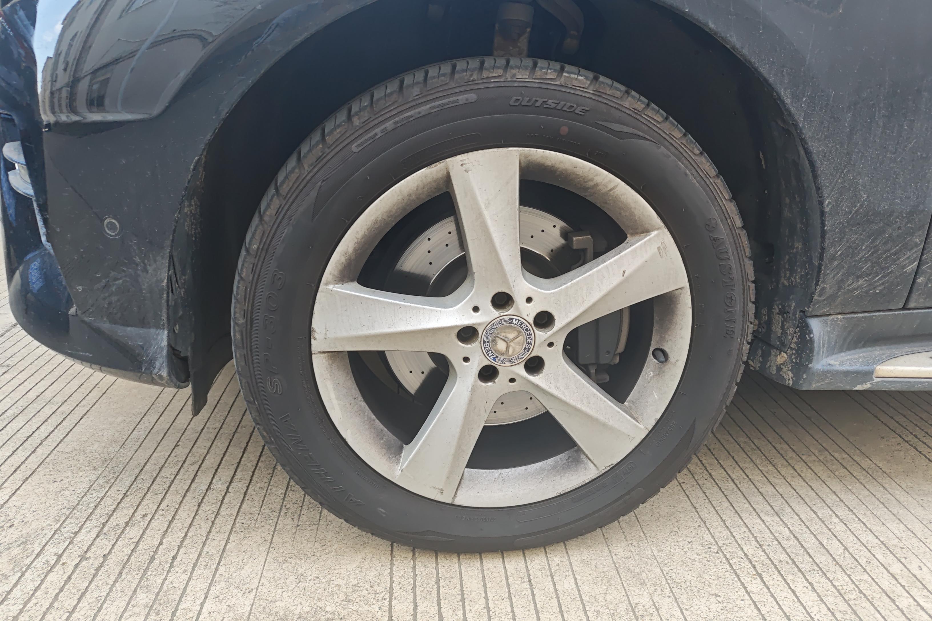 Mercedes-Benz M Class 2015 car image #6