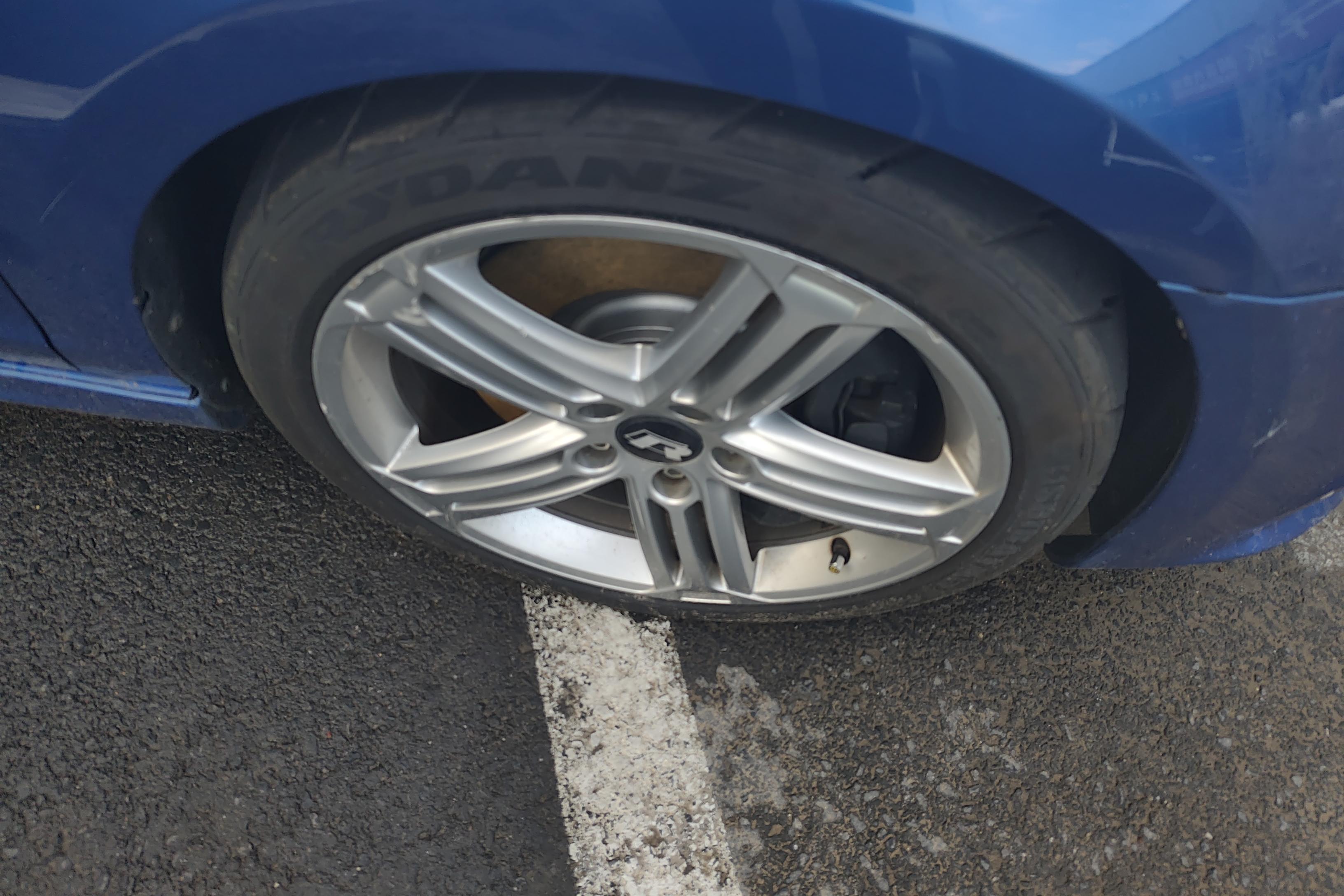 Volkswagen Gol 2011 car image #6