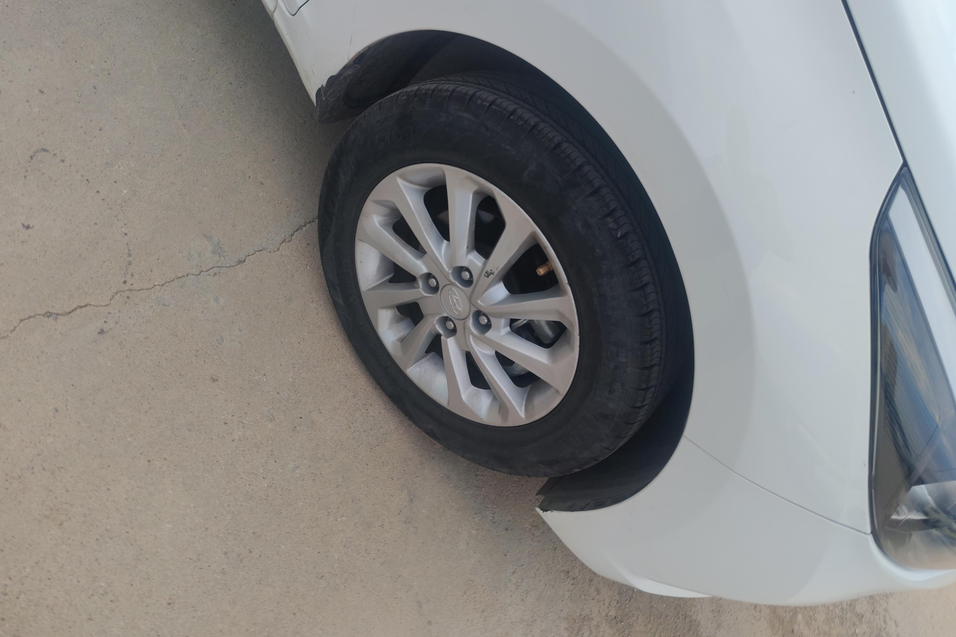 Hyundai Verna 2016 car image #6