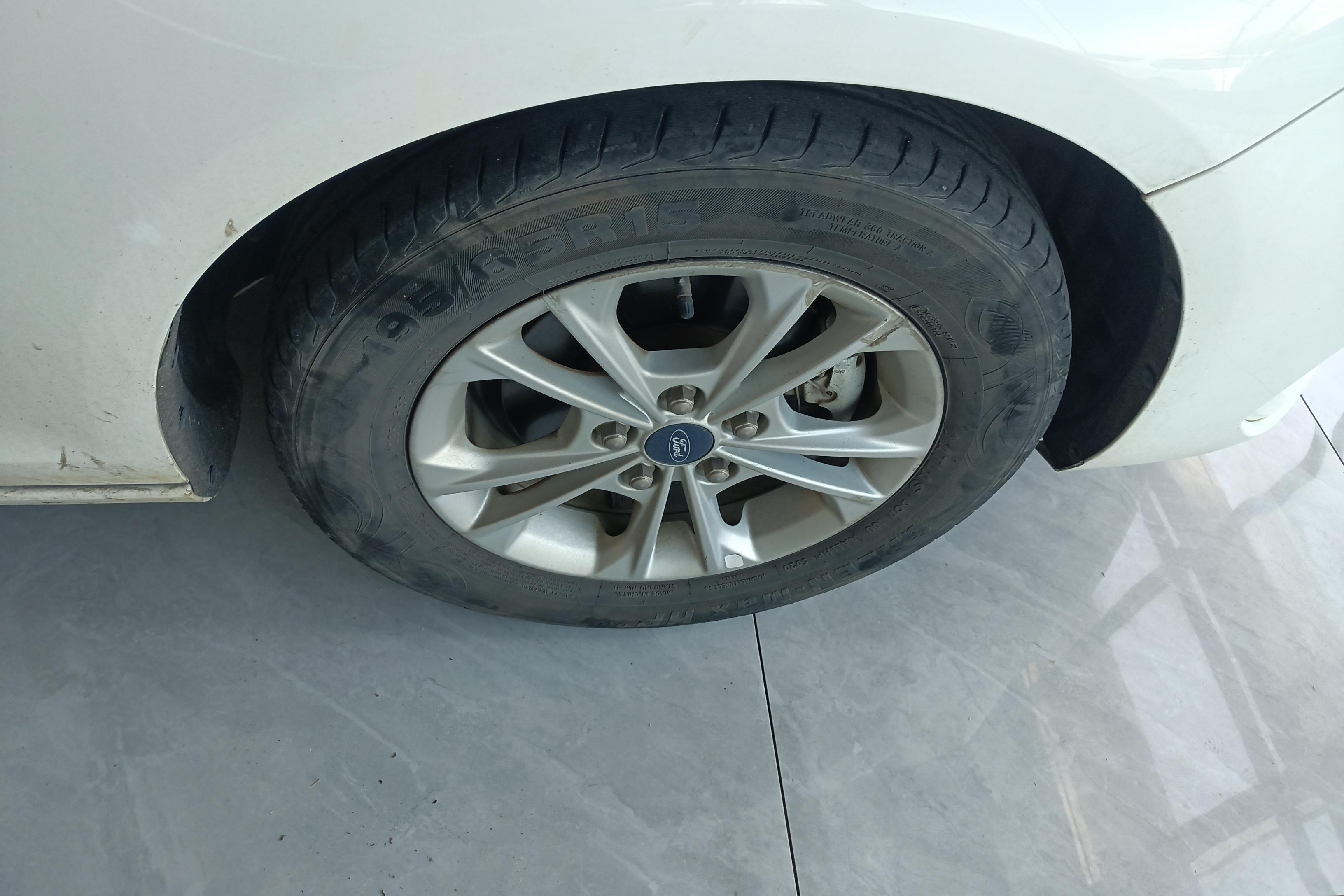 Ford Escort 2021 car image #6