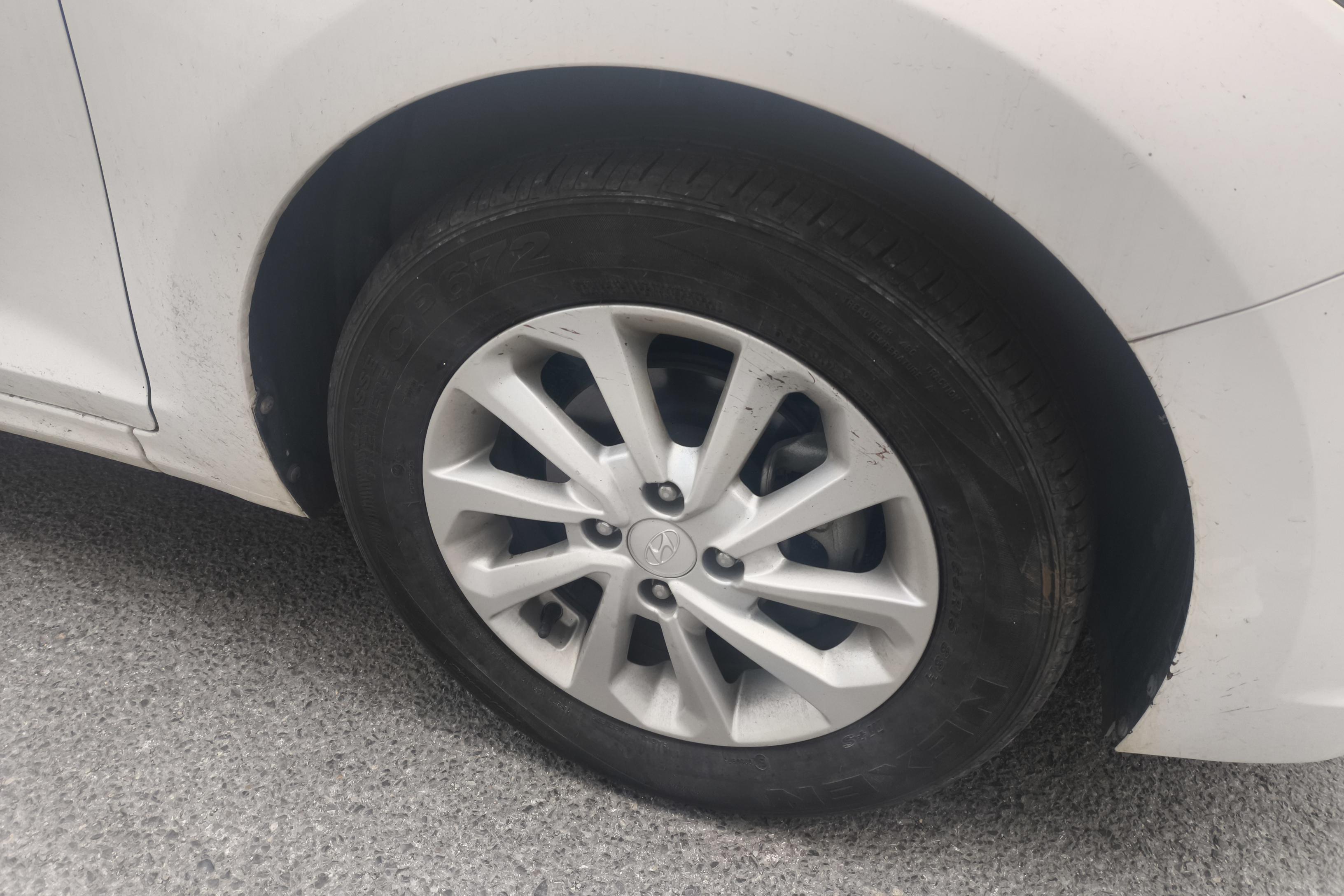 Hyundai Verna 2017 car image #6