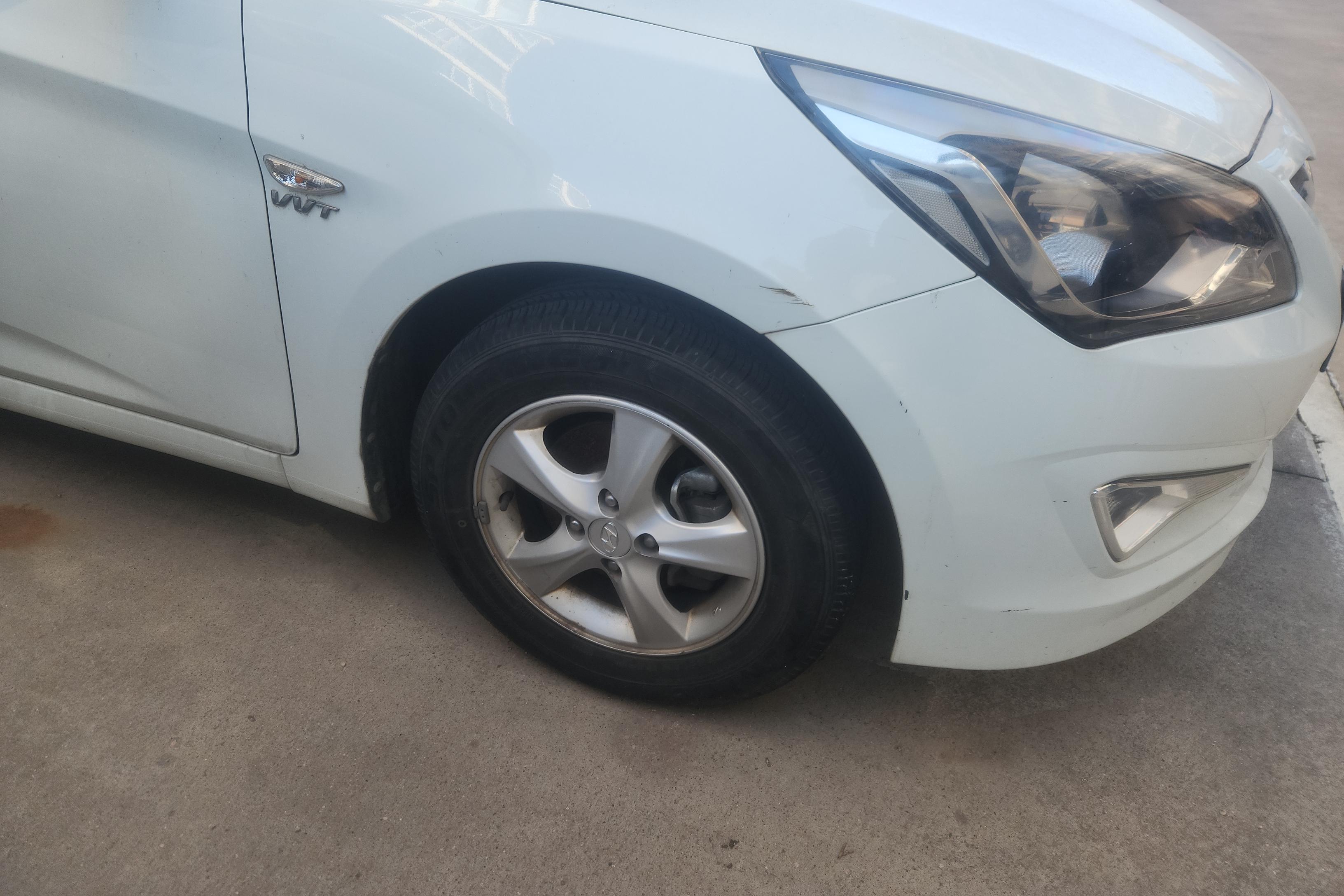 Hyundai Reina 2016 #6 Hyundai Reina 2016 car image #6