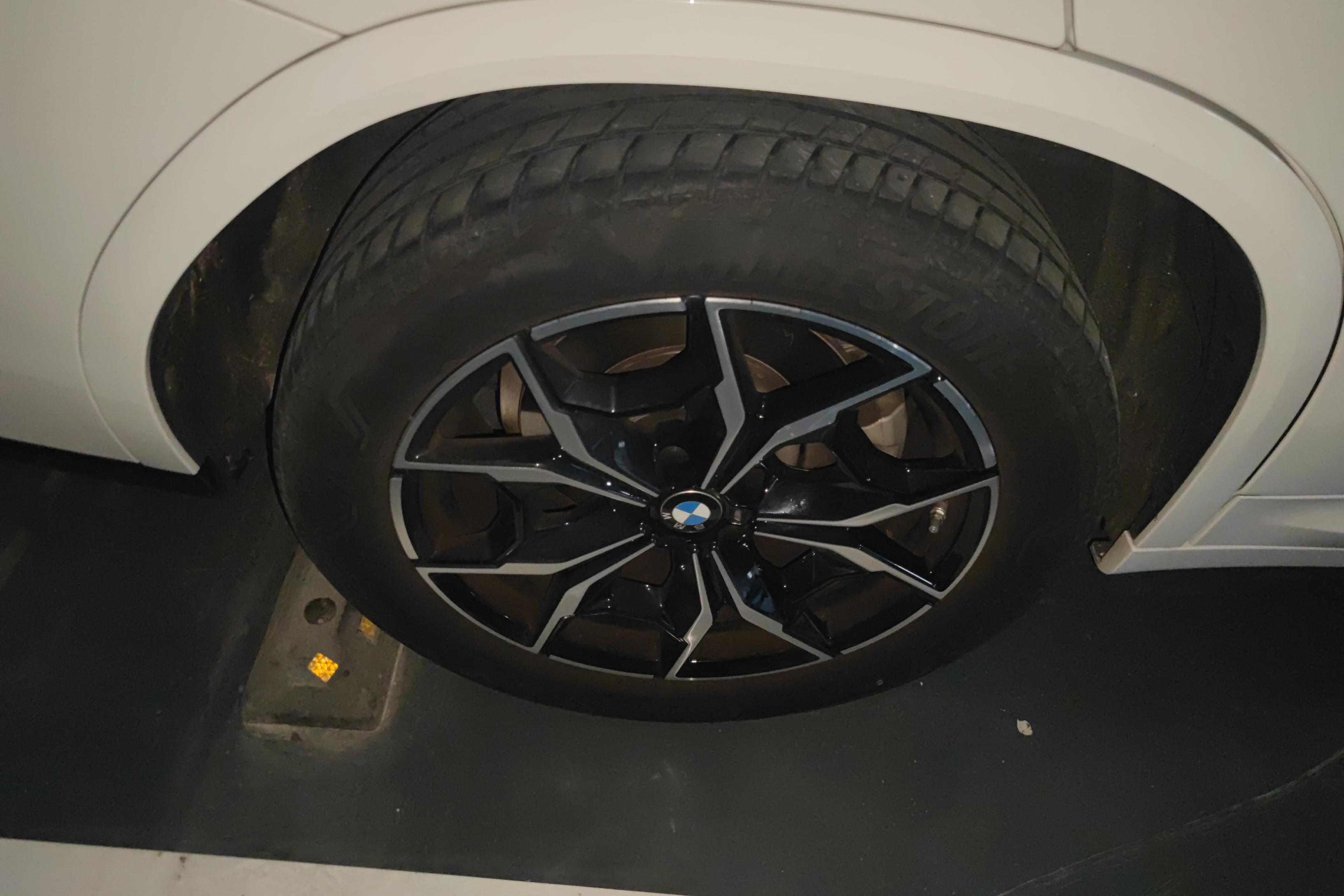 BMW X4 M40i 2021 #6 BMW X4 M40i 2021 car image #6