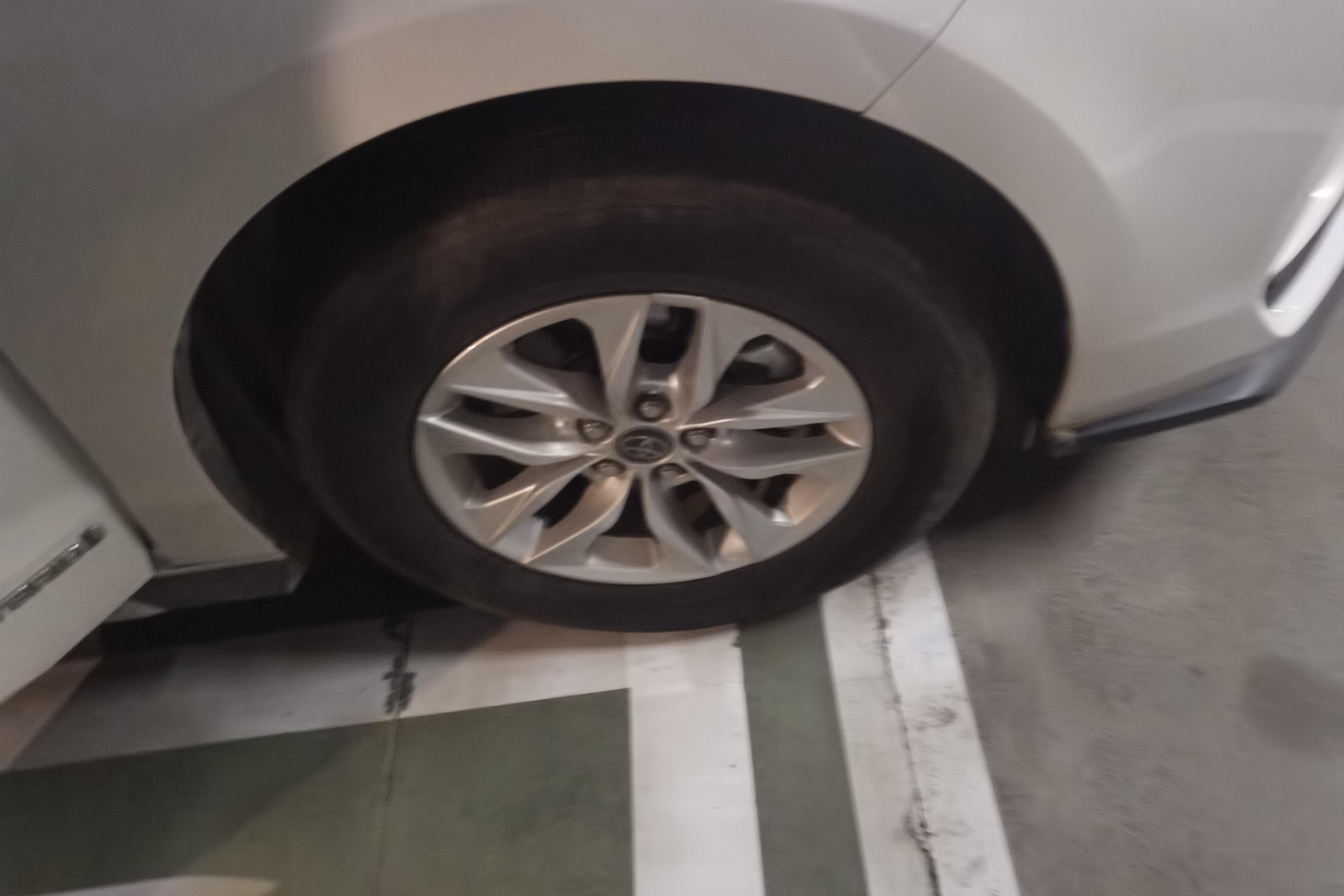 Toyota Granvia 2023 car image #6