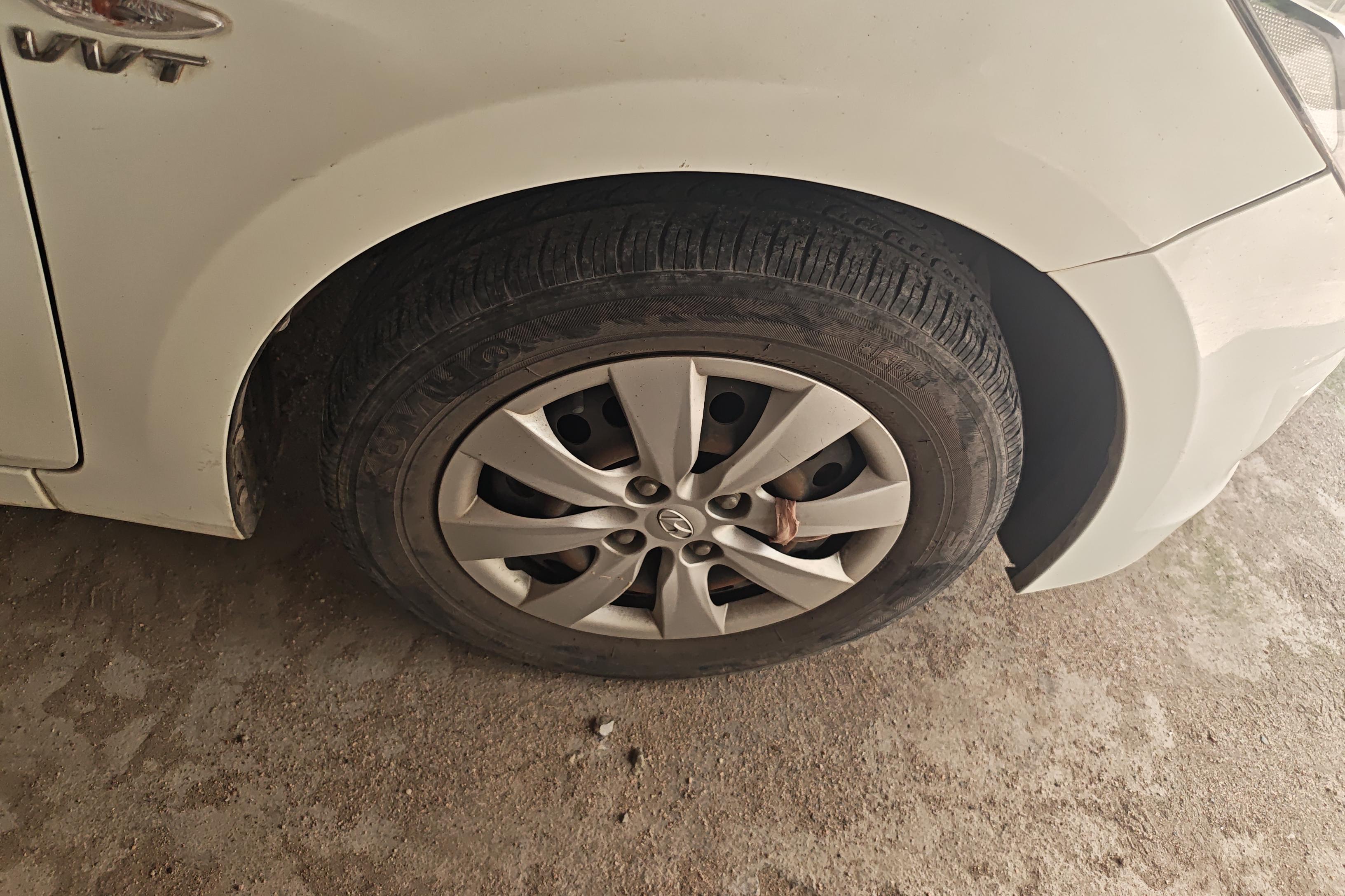 Hyundai Reina 2014 #6 Hyundai Reina 2014 car image #6