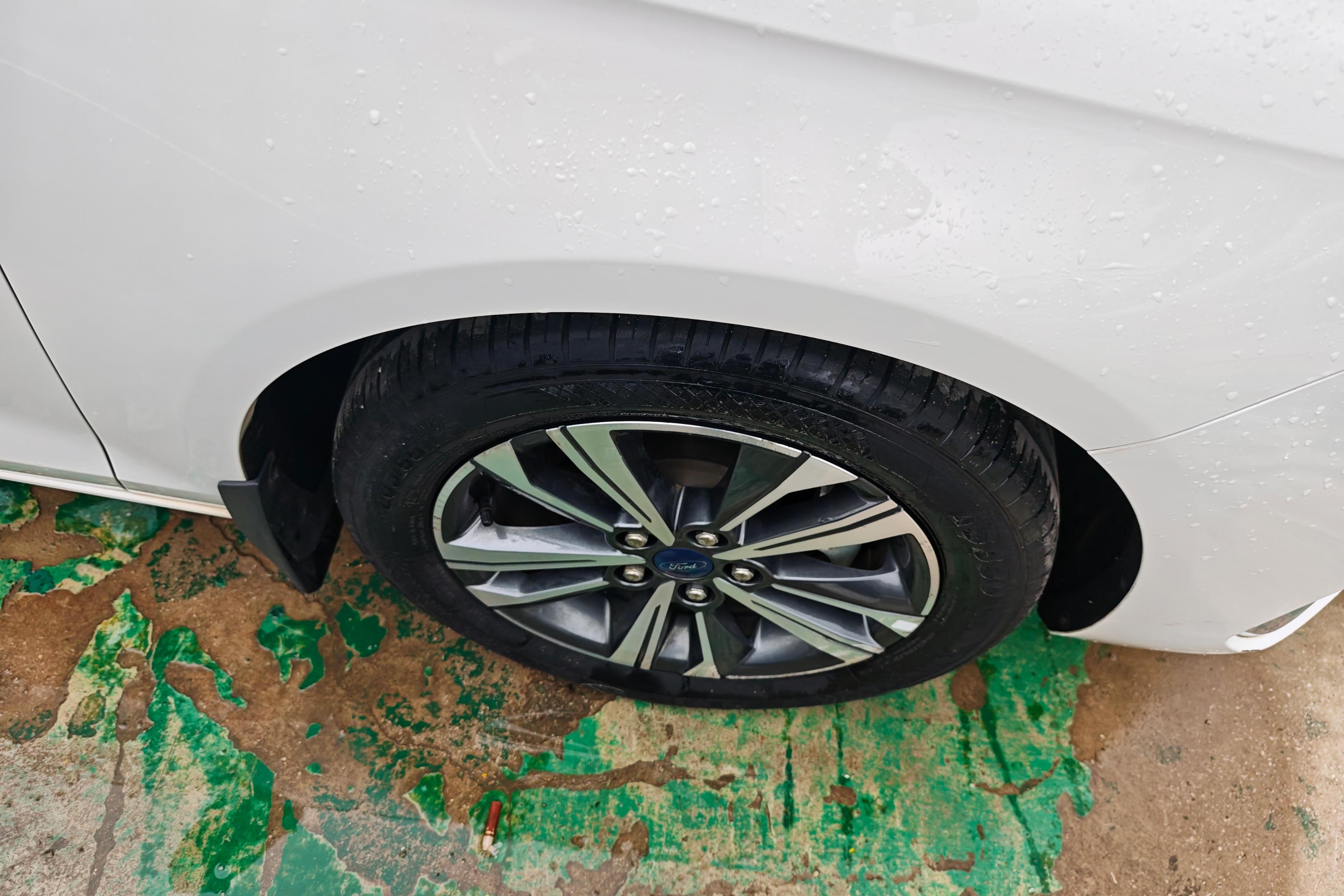 Ford Escort 2022 car image #6