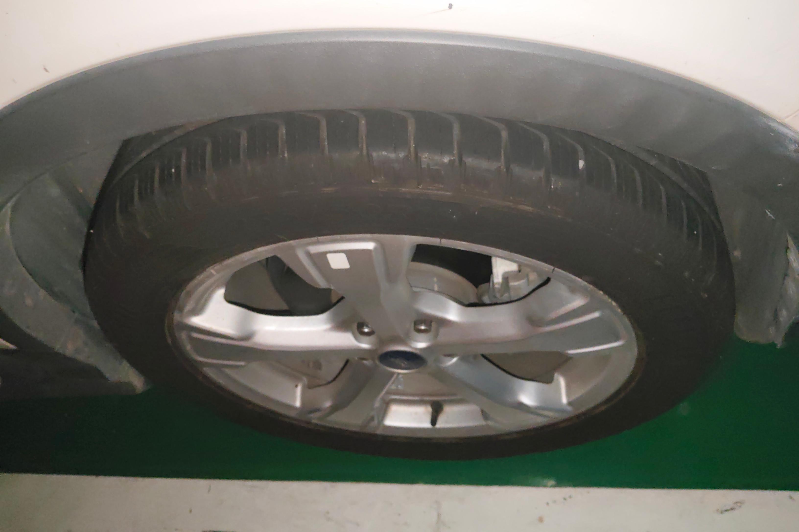 Ford Kuga 2017 car image #6